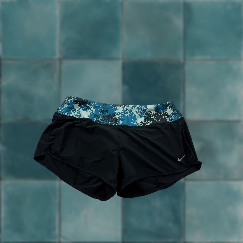 Nike Nike Shorts Womens Small Black Dri-Fit Running Lined 3.5in Camo Waistband Size 28" / US 6 / IT 42 - 1 Thumbnail