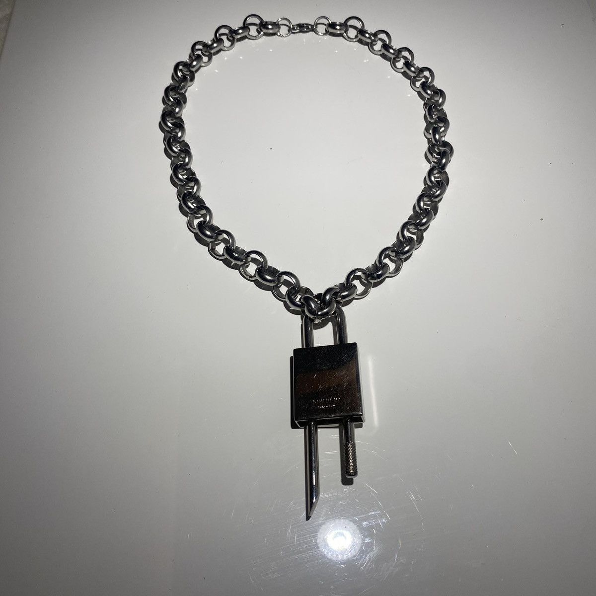 Givenchy Givenchy X MMW FW21 Large Padlock Necklace Chain Size ONE SIZE - 8 Thumbnail
