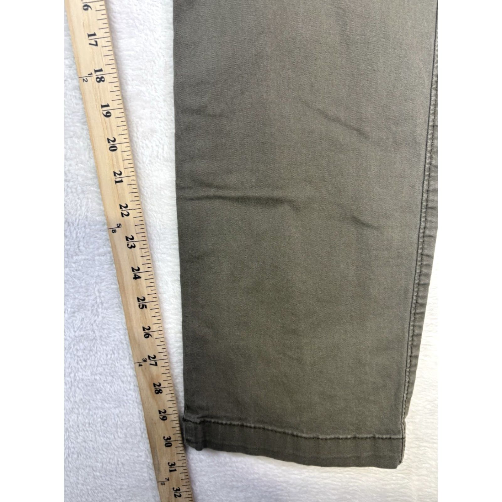 Lee Lee Men’s Extreme Comfort Cargo Pants Straight Regular 36 Green 34 Inseam Cotton Blend Stretch Pockets Button Cargo Pants Mens Size US 36 / EU 52 - 4 Thumbnail