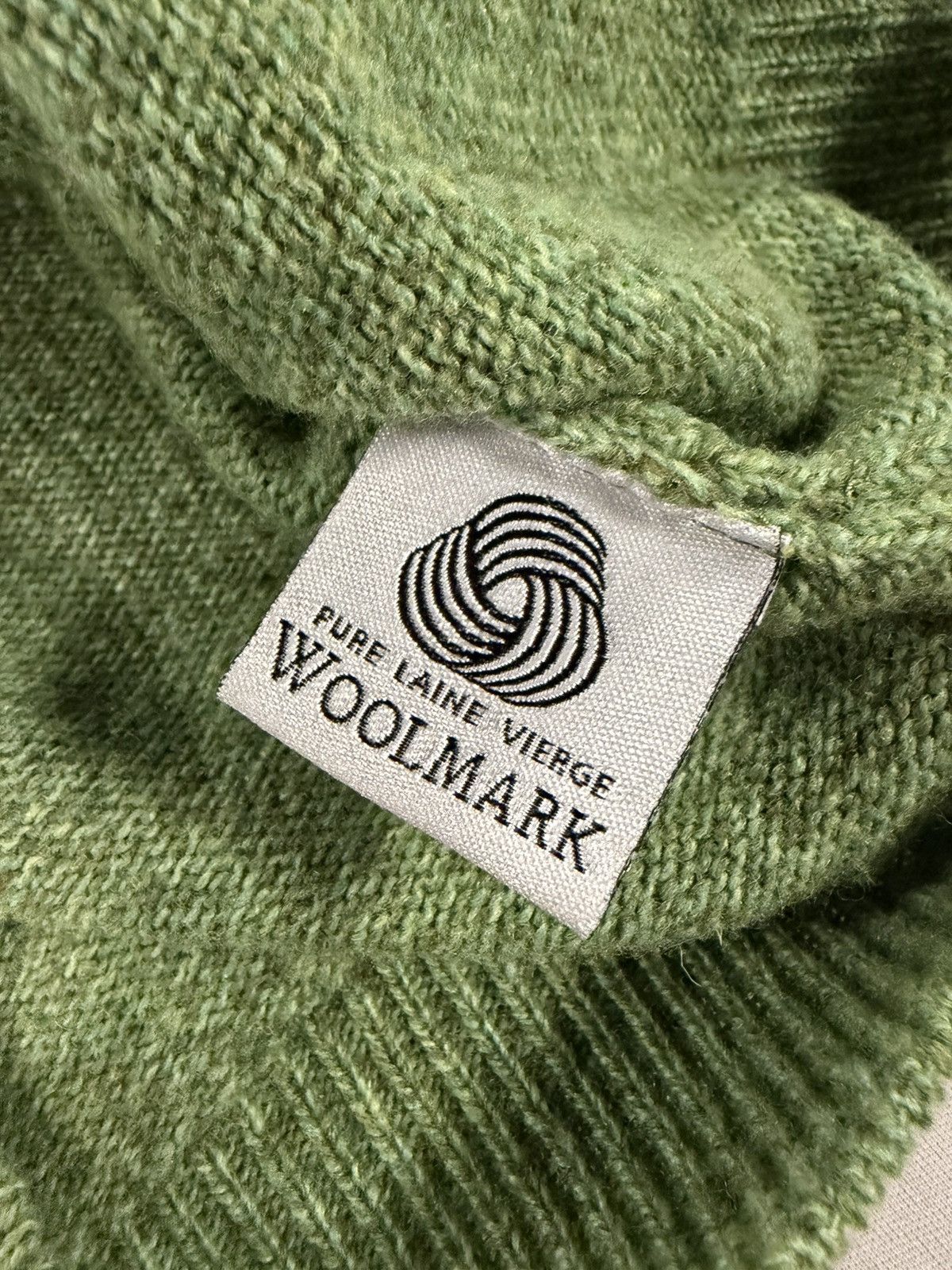 Lacoste Vintage Lacoste Knit Sweater V Neck Pullover Size 7 / L Size US L / EU 52-54 / 3 - 8 Thumbnail