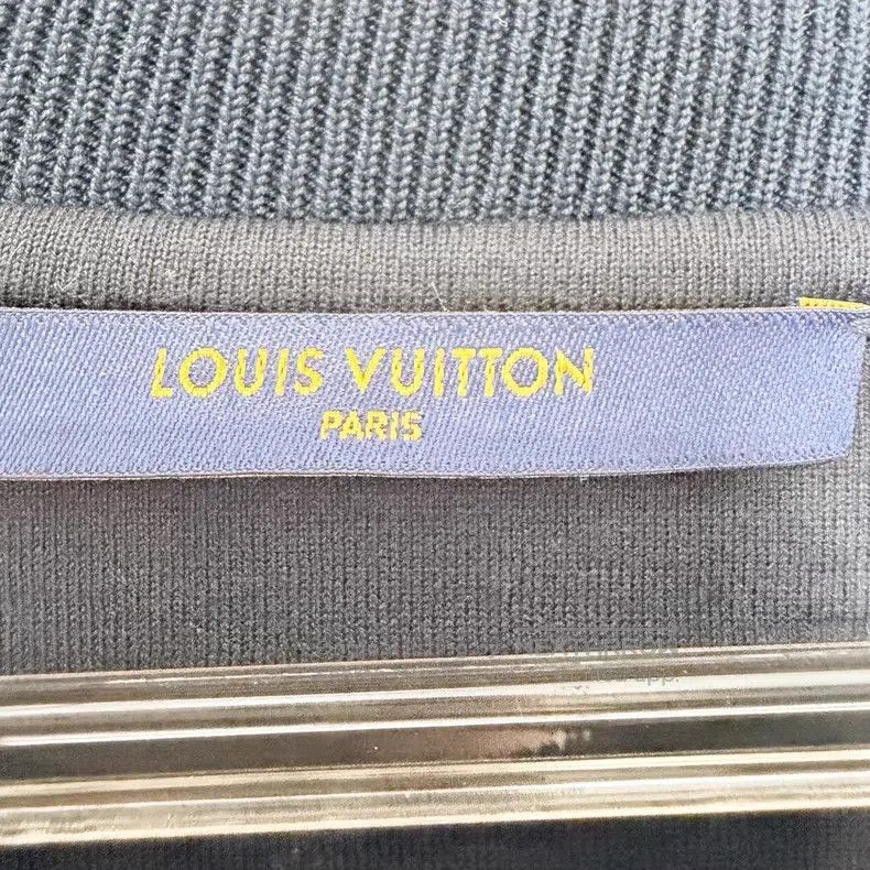 Louis Vuitton Louis Vuitton size 4l Blue-green gradient logo sweatshirt Size US M / EU 48-50 / 2 - 3 Thumbnail