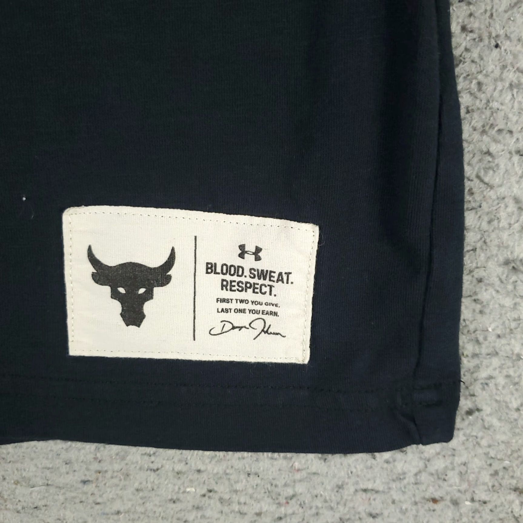 Under Armour Under Armour T Shirt Medium Black Project Rock Bull Graphic Long Sleeve Mens Size US M / EU 48-50 / 2 - 2 Thumbnail