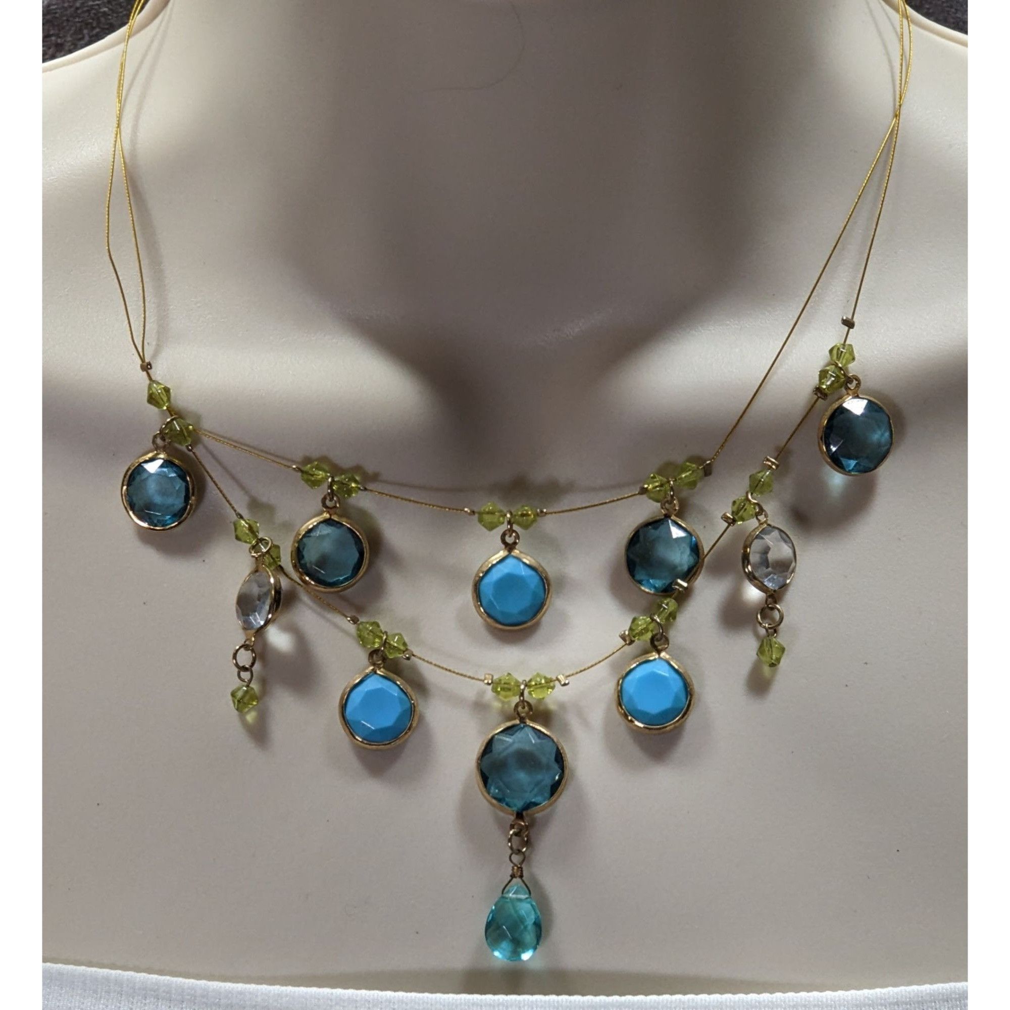 Other Elegant Blue And Green Gemmed Gold Tone Wire Necklace Size ONE SIZE - 1 Thumbnail