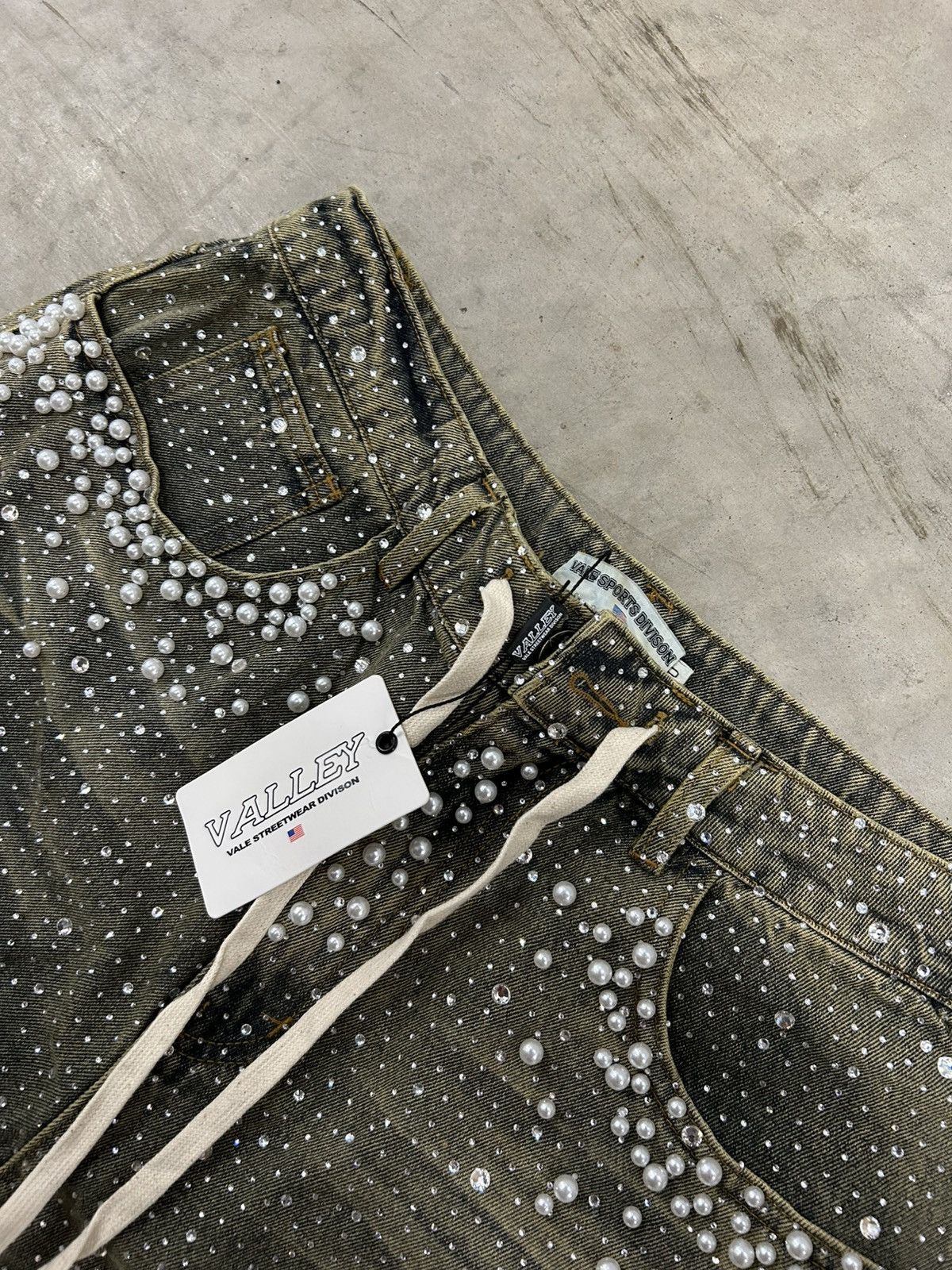 Vale Vale Valley Dreams Mid Wash Rainstorm Jean Shorts Jorts 34 Size US 34 / EU 50 - 3 Thumbnail