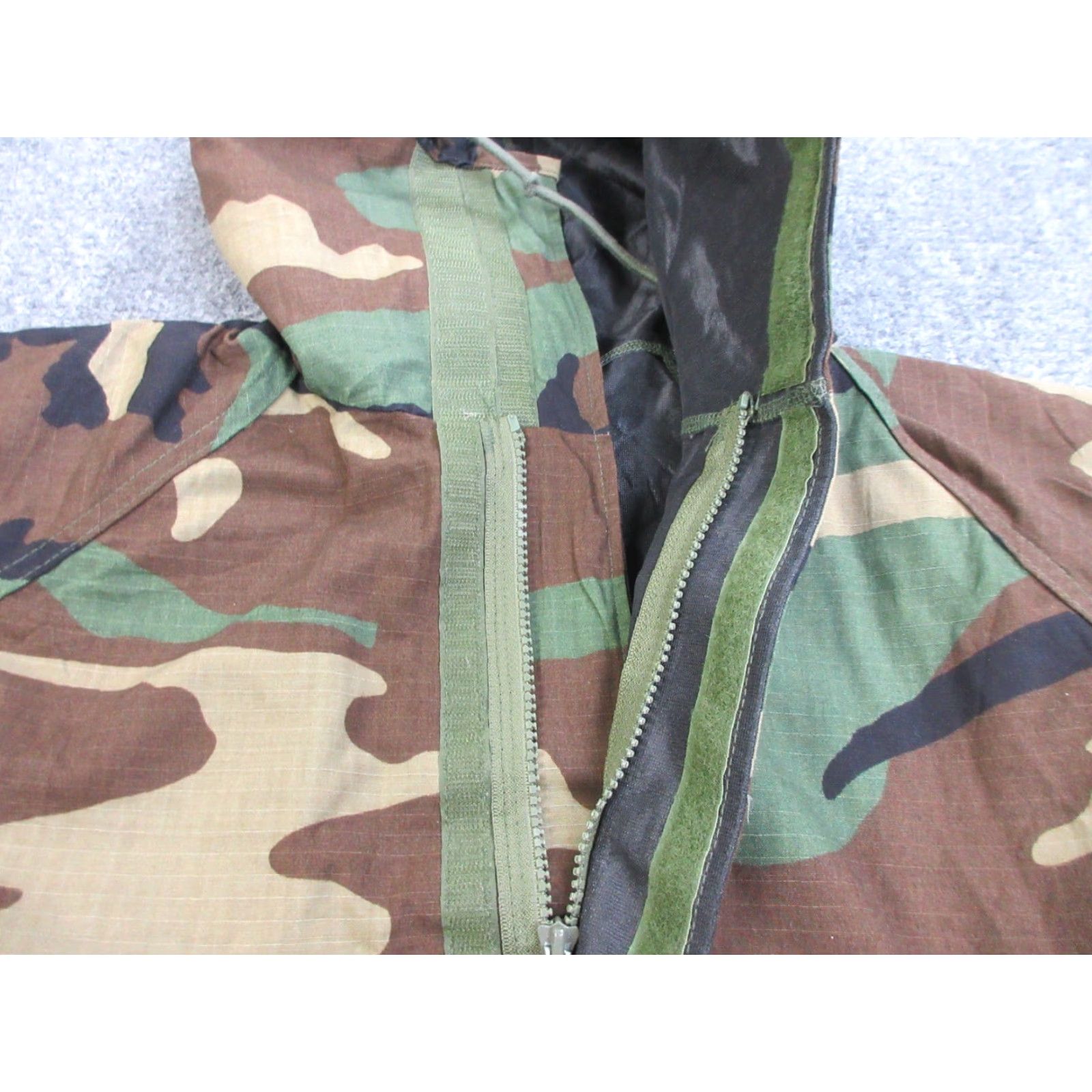 Vintage Military Jacket Green Camouflage Hooded Workwear Coat Size US M / EU 48-50 / 2 - 5 Thumbnail