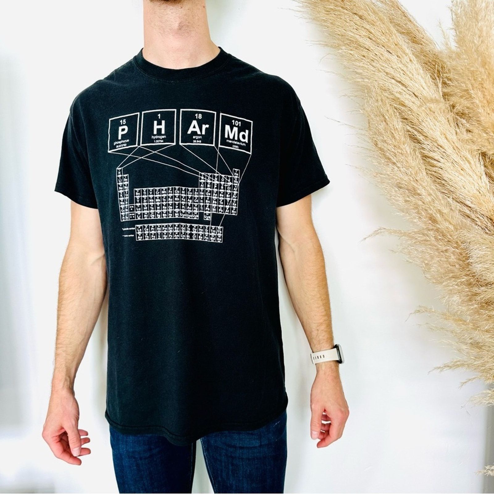 Vintage MENS VINTAGE Black White Periodic Table University Tee Shirt Size US L / EU 52-54 / 3 - 1 Thumbnail