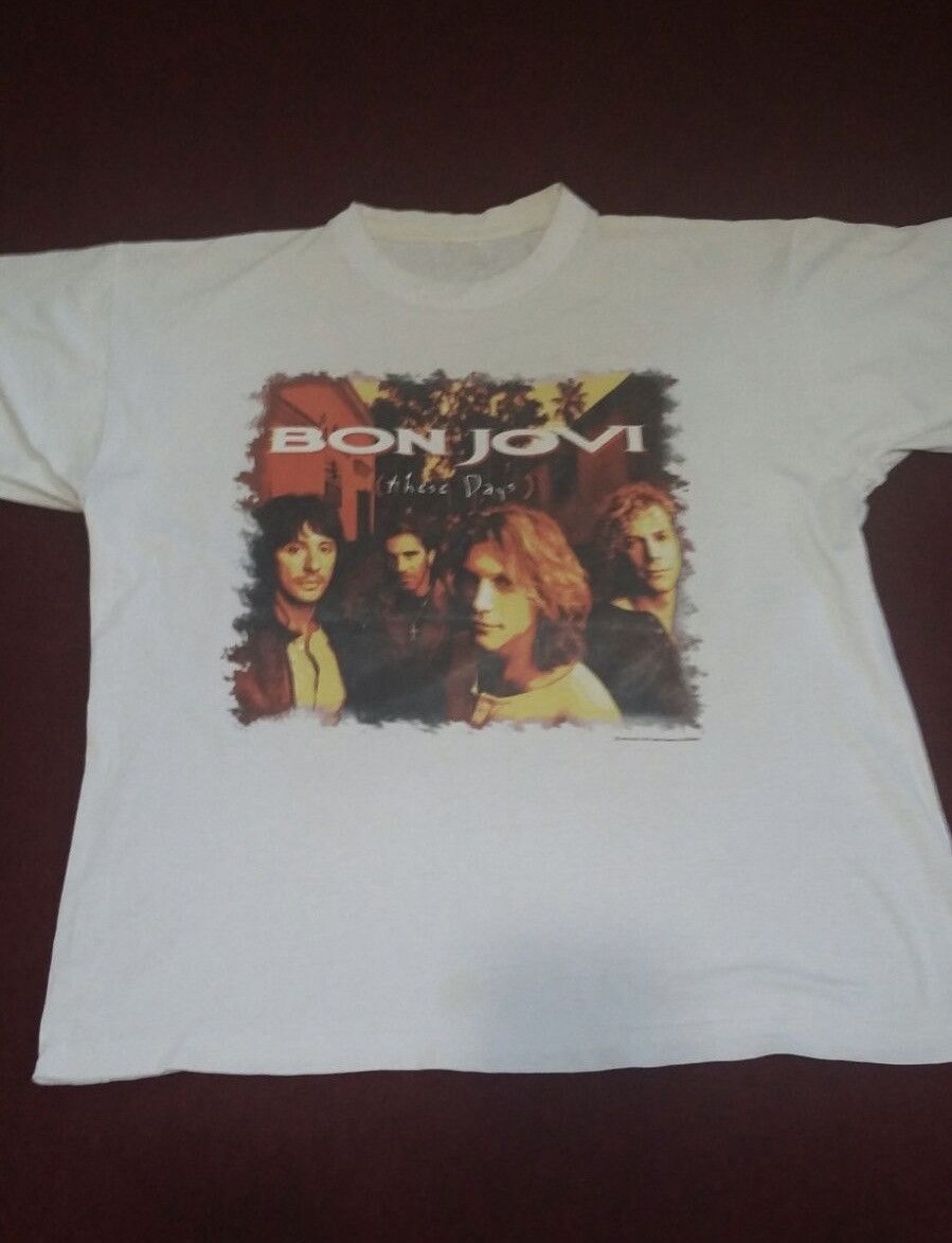 Vintage Mens Tshirt 1996 Bon Jovi Concert T-Shirt, Size M-L