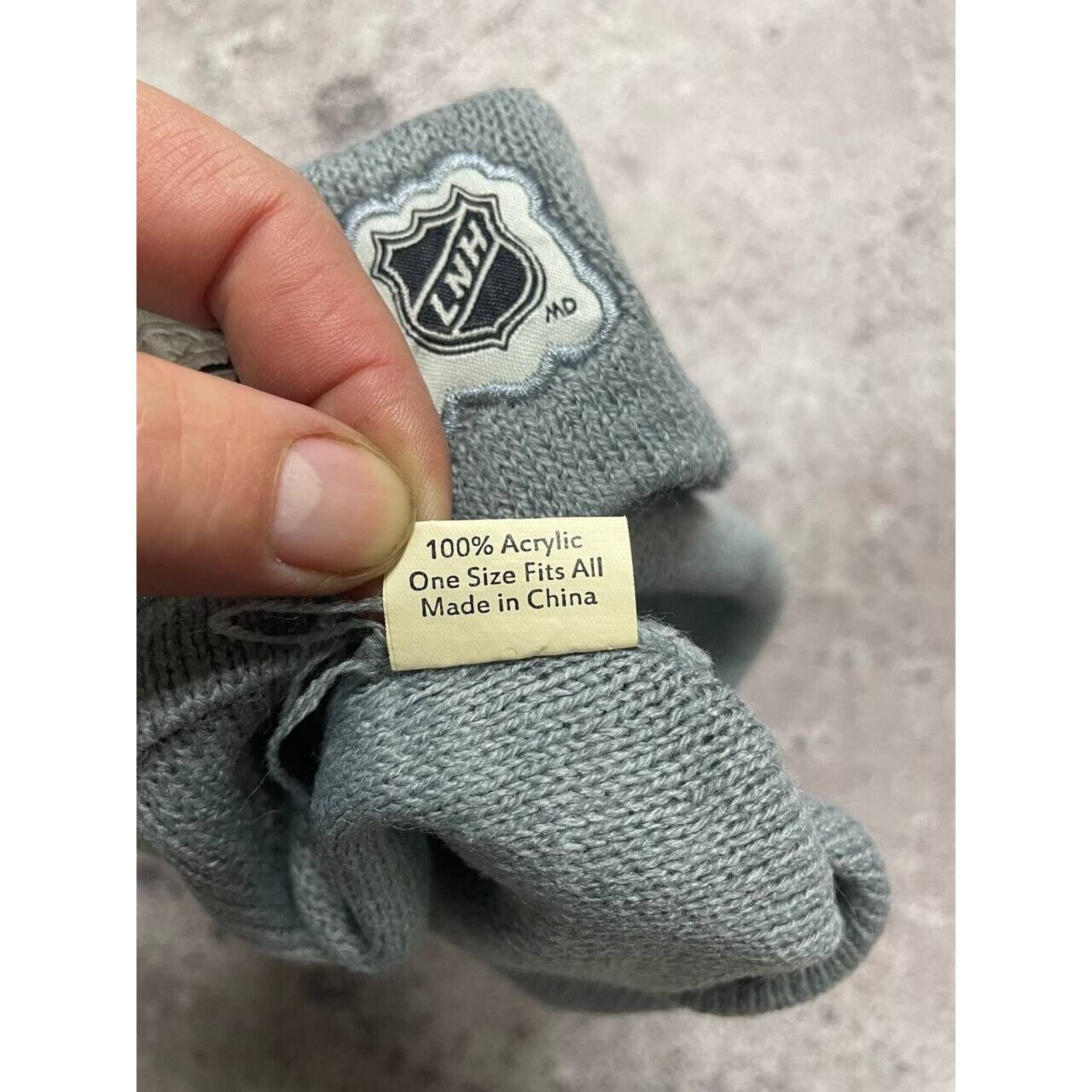 NHL × Vintage Vintage Arizona Coyotes Gray NHL Beanie Hat One Size Acrylic Size ONE SIZE - 6 Thumbnail