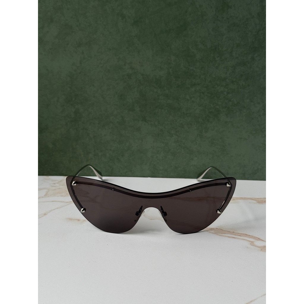 Alexander McQueen NEW Alexander McQueen AM0413S Studded Cat Eye Sunglasses Size ONE SIZE - 4 Thumbnail