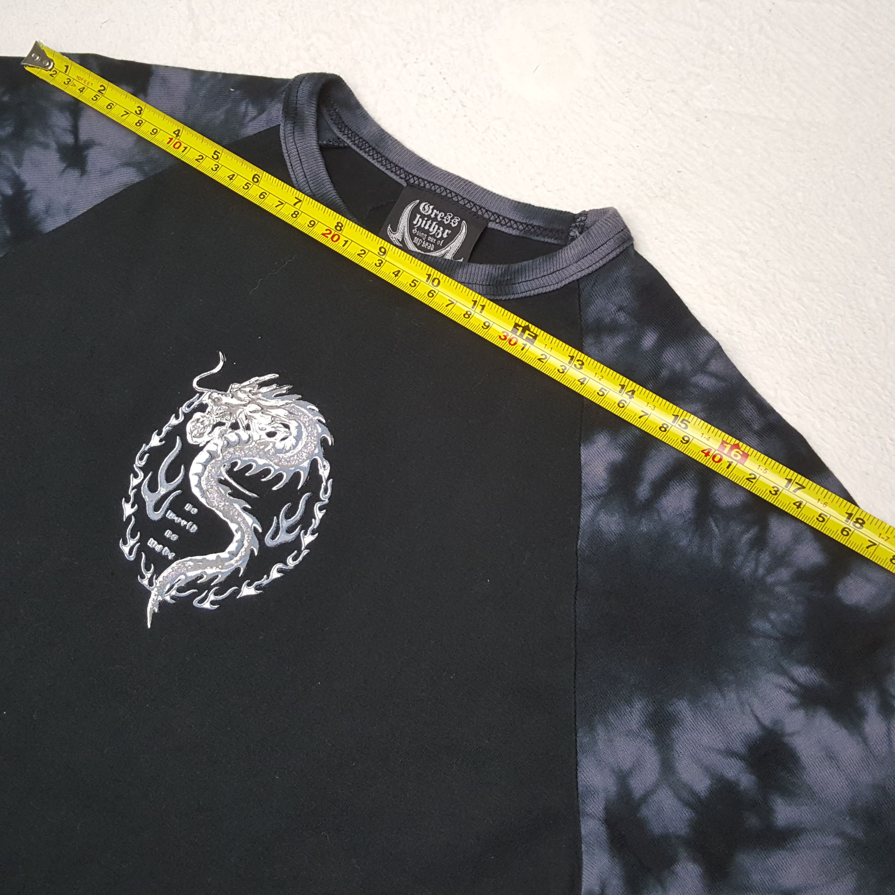 Vintage Dragon Design Streetwear Style Tshirt RR19 Size US S / EU 44-46 / 1 - 5 Thumbnail