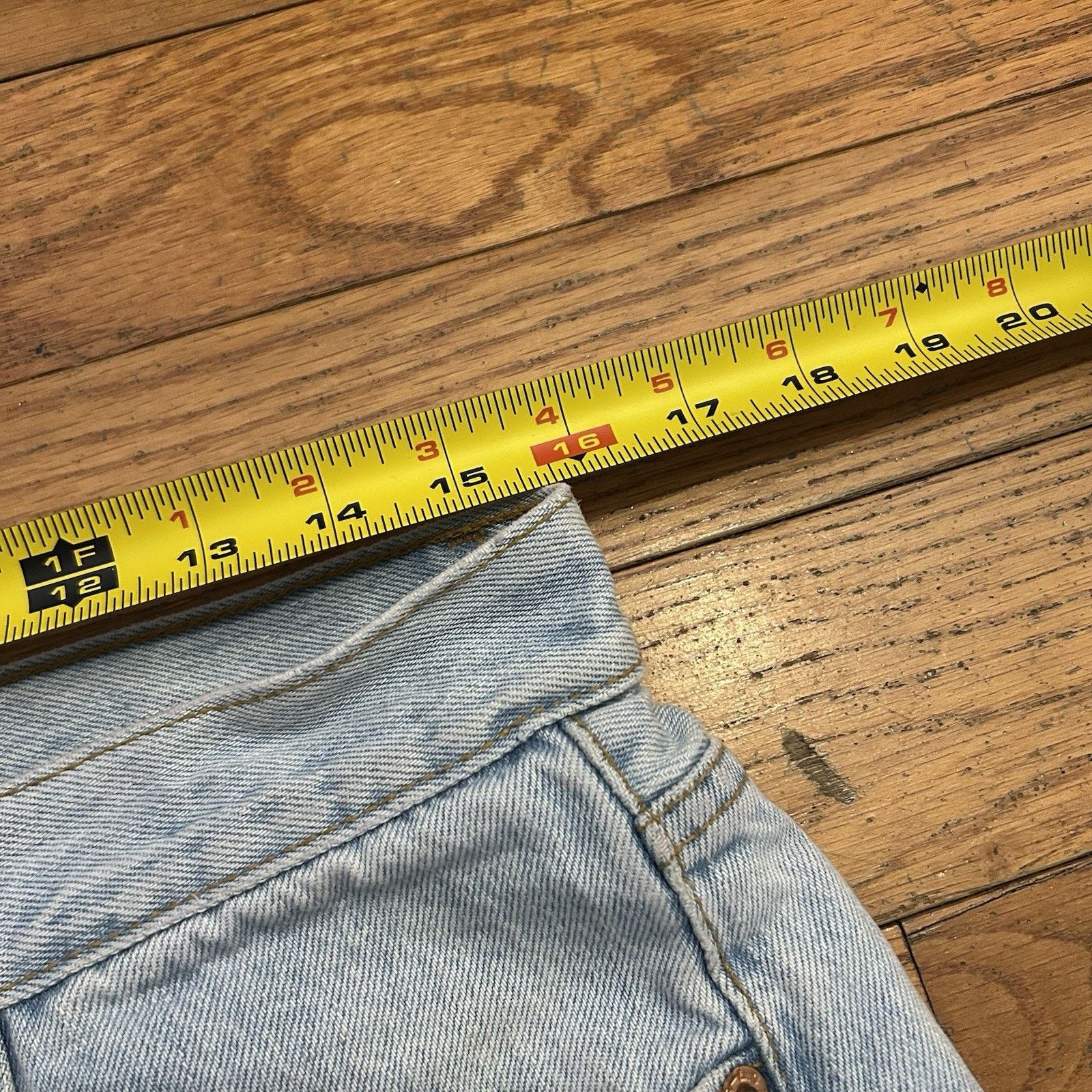 Levi's × Vintage 90s 501 0134 Button Fly Light Wash Cut Off Jeans 32x26 Size US 32 / EU 48 - 8 Thumbnail