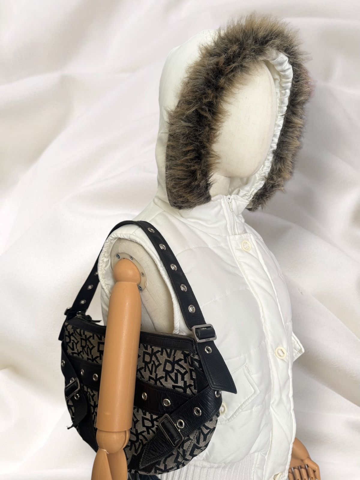 Beauty Beast Beauty Angel Y2K Vintage Faux Fur Hooded Vest Jacket Size M / US 6-8 / IT 42-44 - 2 Thumbnail