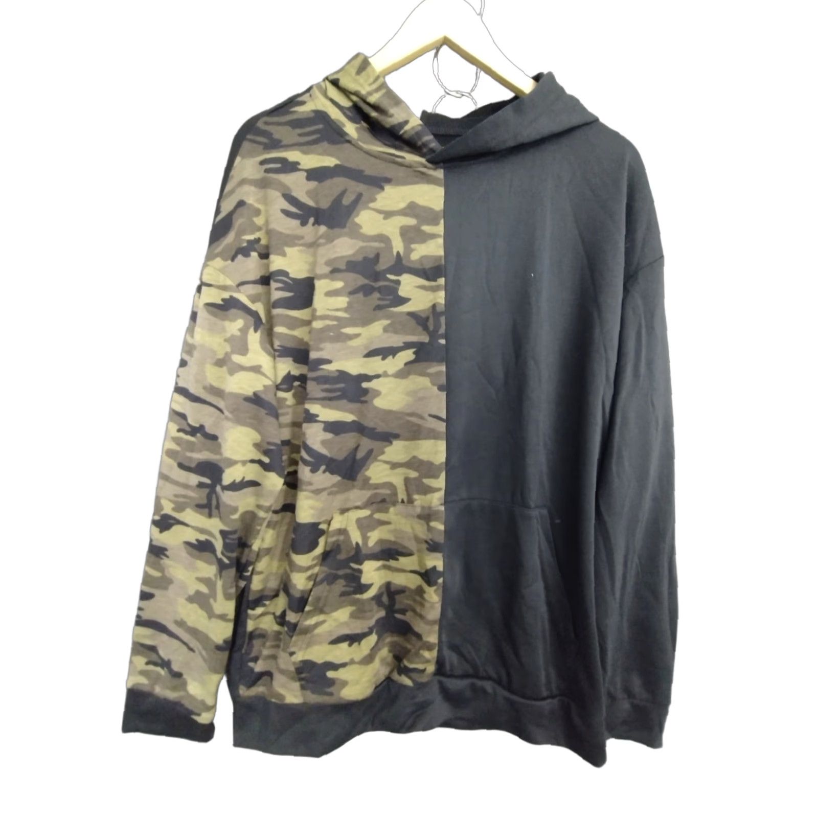 Shein SHEIN EZ Wear Color Block Hooded Sweatshirt Long Sleeve Black/Camo Size M Size M / US 6-8 / IT 42-44 - 1 Thumbnail