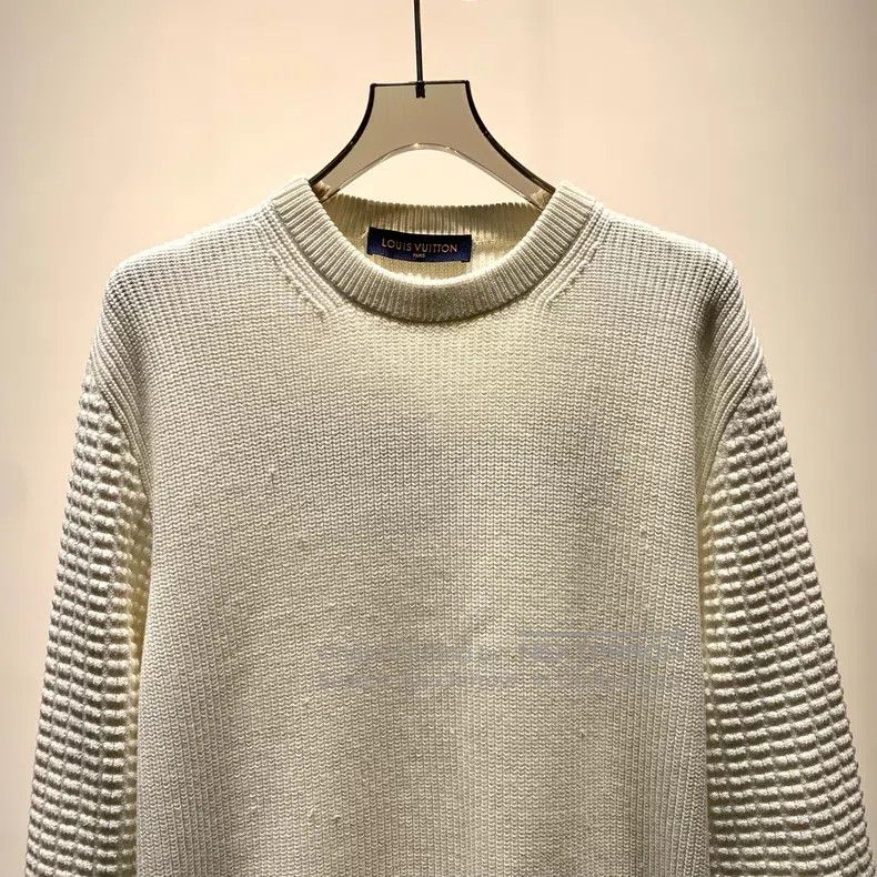 Louis Vuitton Louis Vuitton Solid Back Logo Embroidered Knit Sweater Size US L / EU 52-54 / 3 - 3 Thumbnail