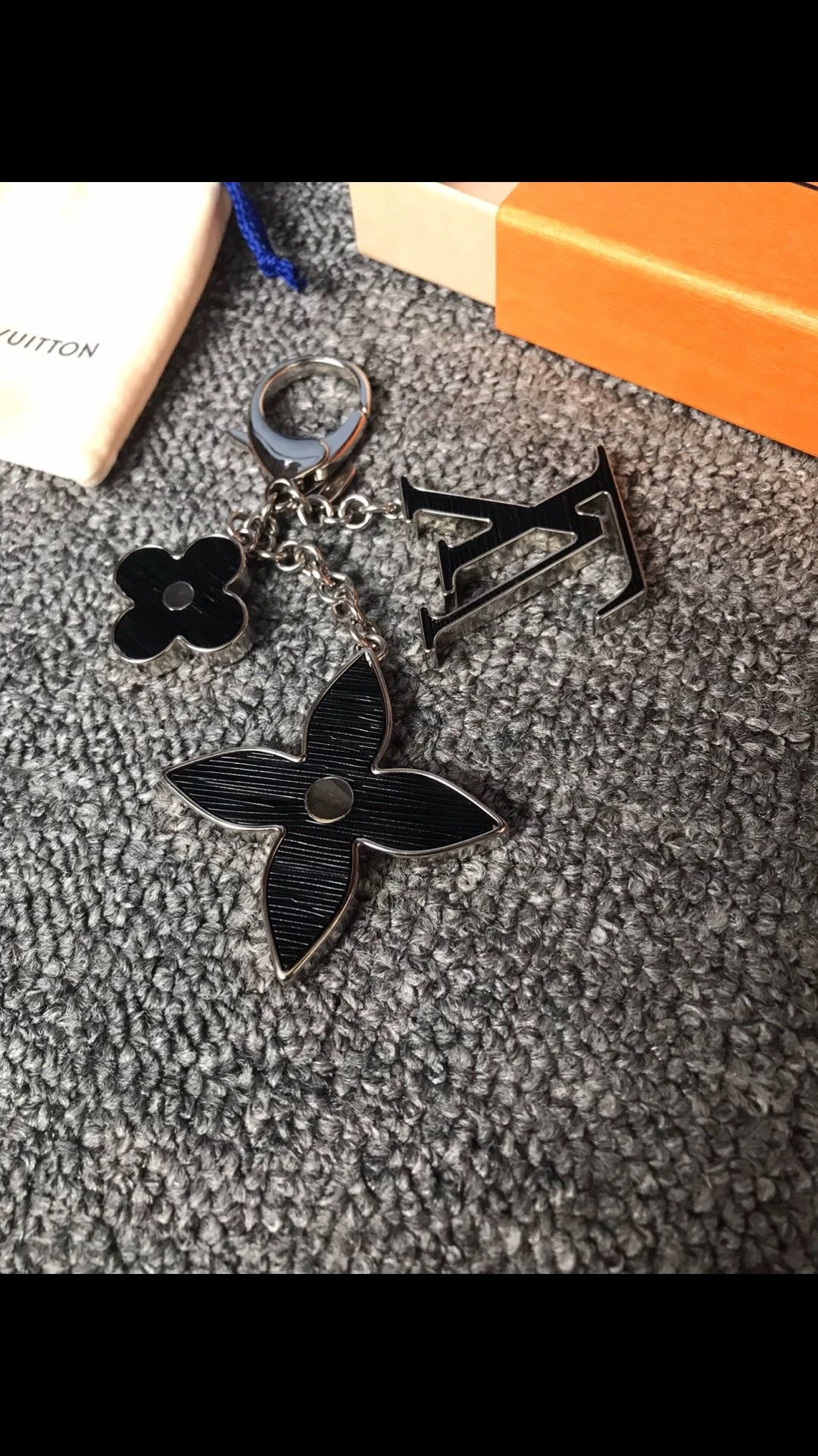 Louis Vuitton Louis Vuitton New Water Wave Bag Charm Keychain Size ONE SIZE - 1 Thumbnail