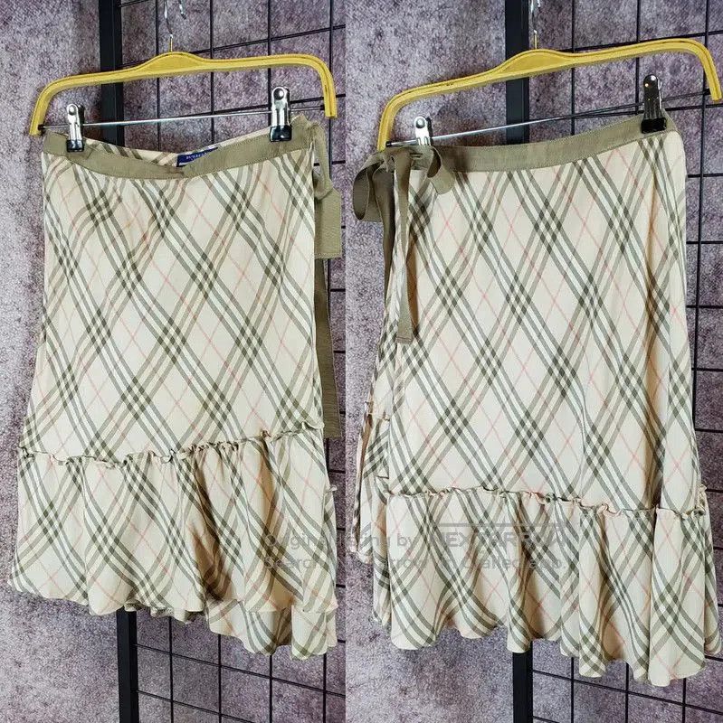 Burberry Burberry Short Summer Skirt in Light Brown. Size 23" - 3 Thumbnail
