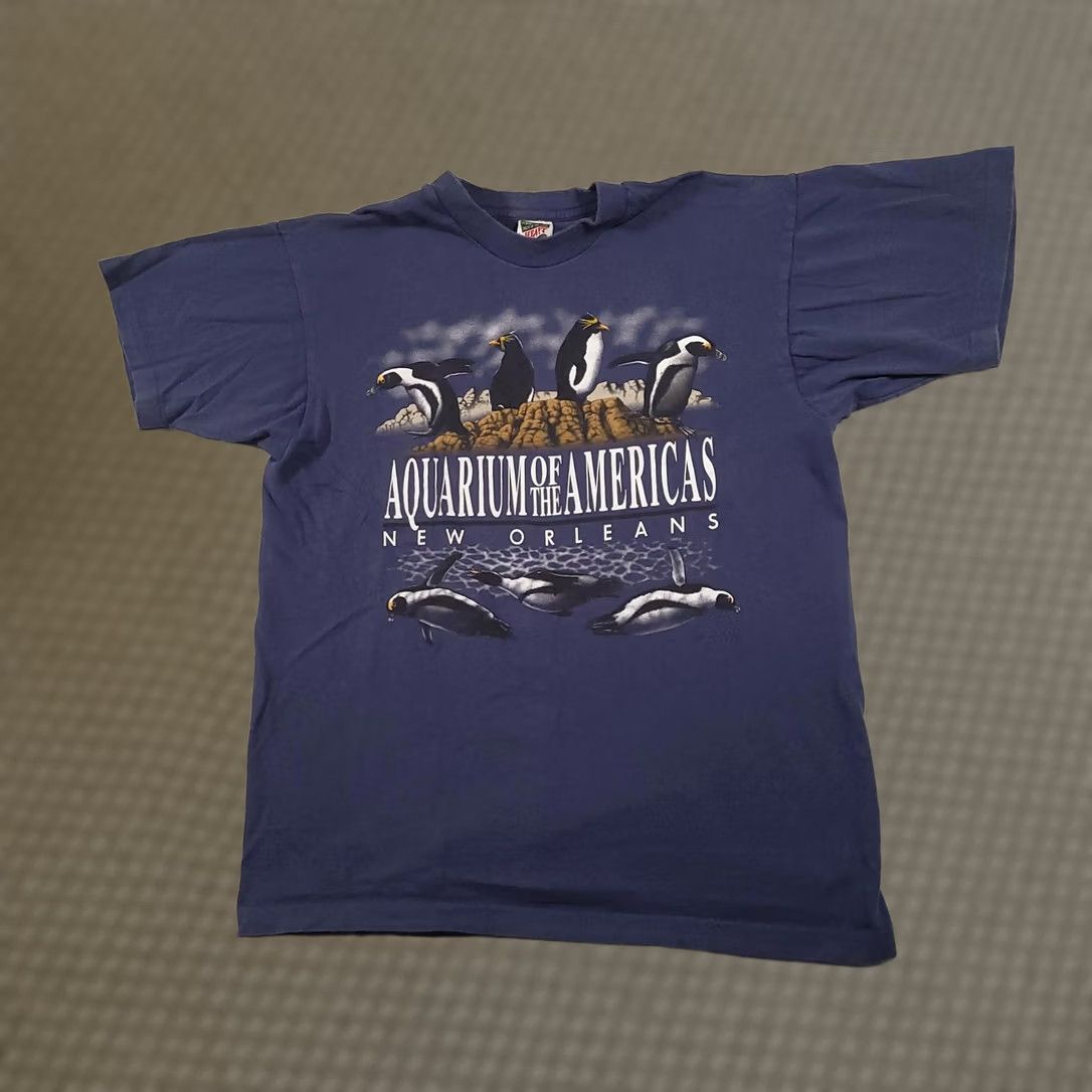 Fruit Of The Loom VINTAGE Aquarium of the Americas New Orleans Shirt Mens Large Tee 90s Made USA Navy Size US L / EU 52-54 / 3 - 1 Thumbnail