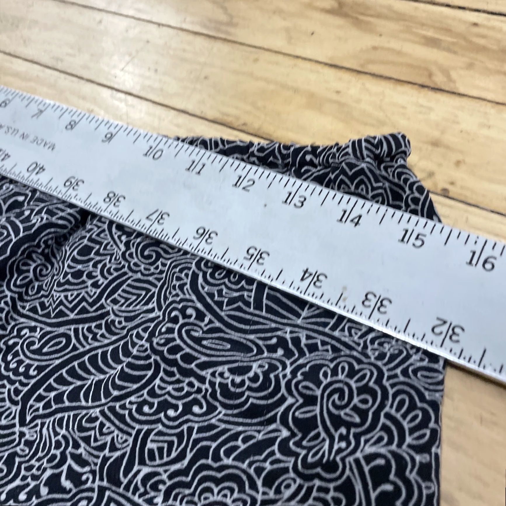 Vintage VINTAGE Allison Taylor Women’s Silk Skirt Pull On Black Light Gray Floral Long 90s Bohemian Silk Lined Asymmetric Casual Womens Size 36" / US 14 / IT 50 - 7 Thumbnail