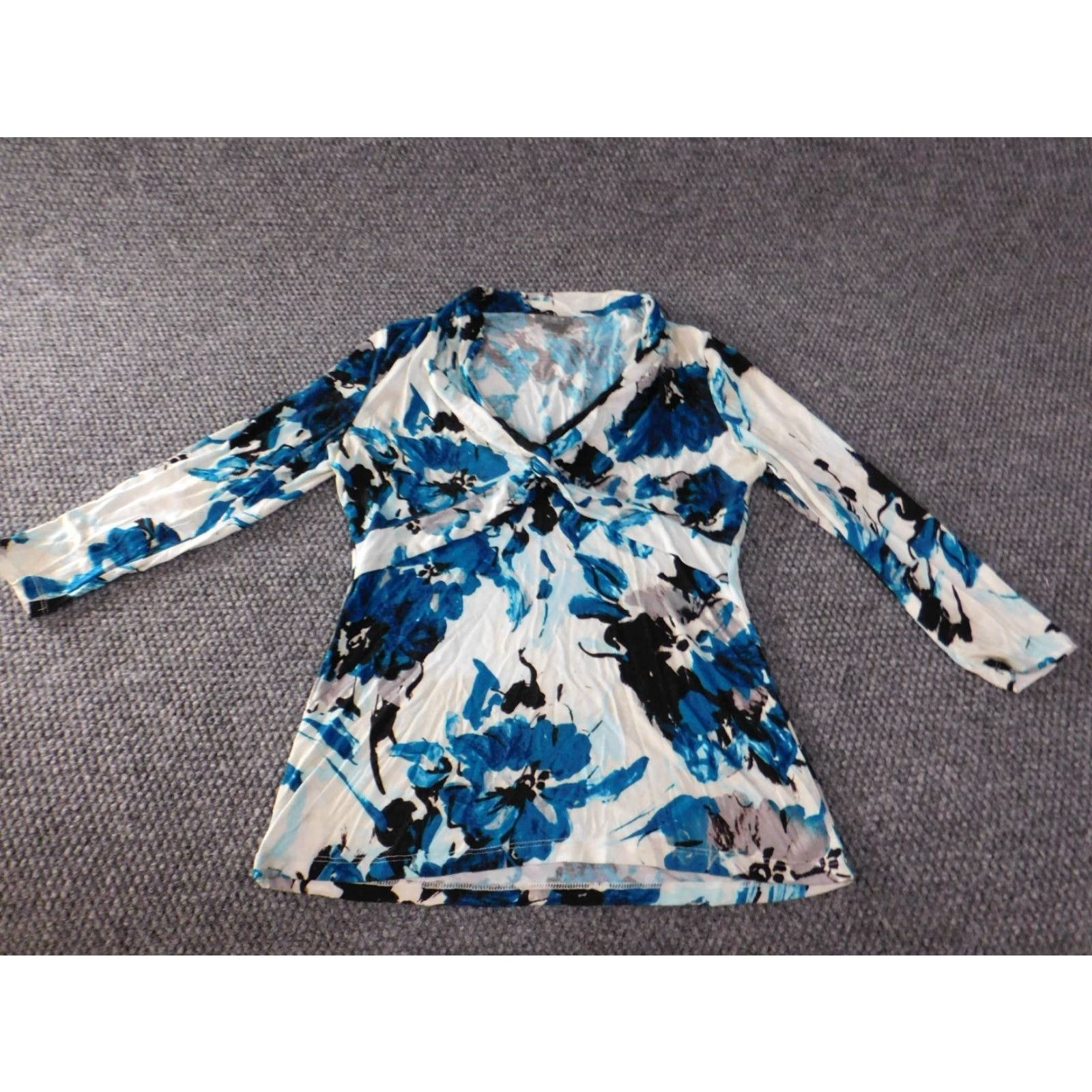 Vintage Taylor Blouse Shirt Womens PS Petite Blue Floral V-Neck Pullover Knit Rayon Casual Stretch Button Long Sleeve Modern Size S / US 4 / IT 40 - 2 Thumbnail