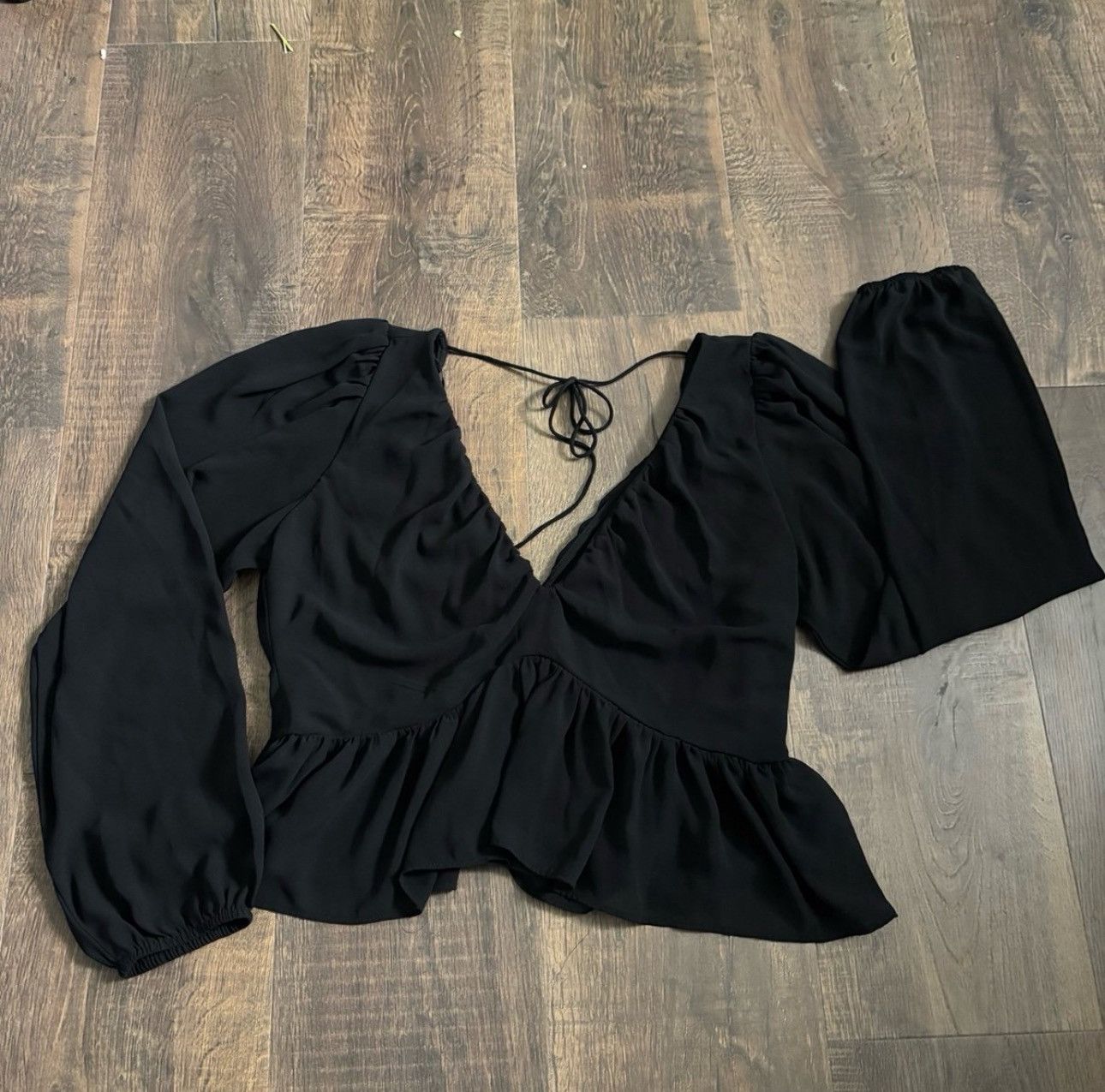 H&M H&M flowy top Size M / US 6-8 / IT 42-44 - 2 Thumbnail