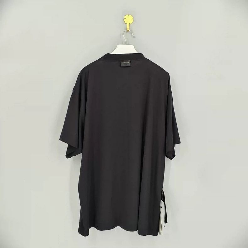Balenciaga Balenciaga Best-Selling Letter Logo Pattern Crewneck Short Size US S / EU 44-46 / 1 - 2 Thumbnail