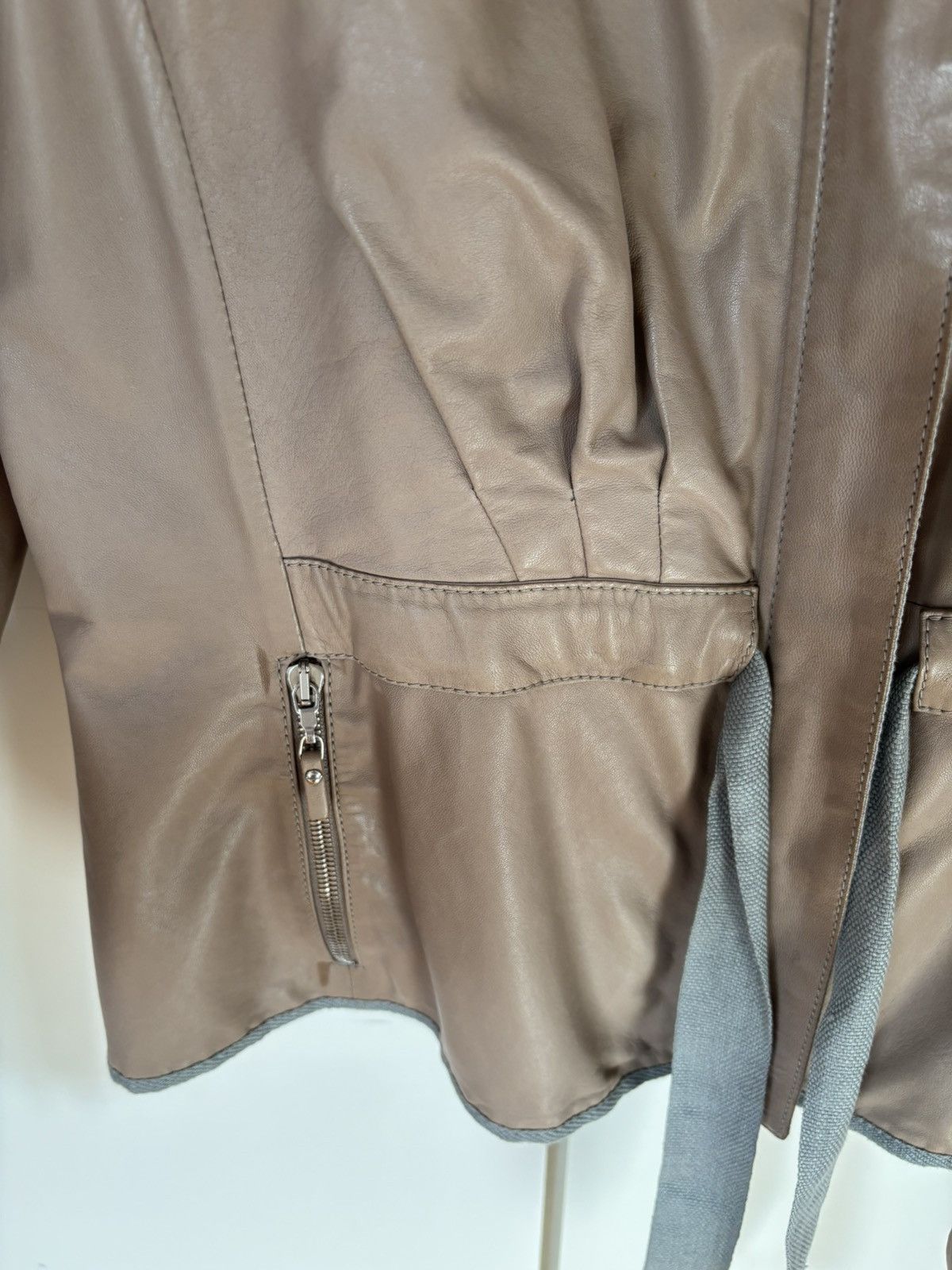 Brunello Cucinelli Brunello Cucinelli Elephant Beige Leather Bomber Jacket Size XL / US 12-14 / IT 48-50 - 8 Thumbnail