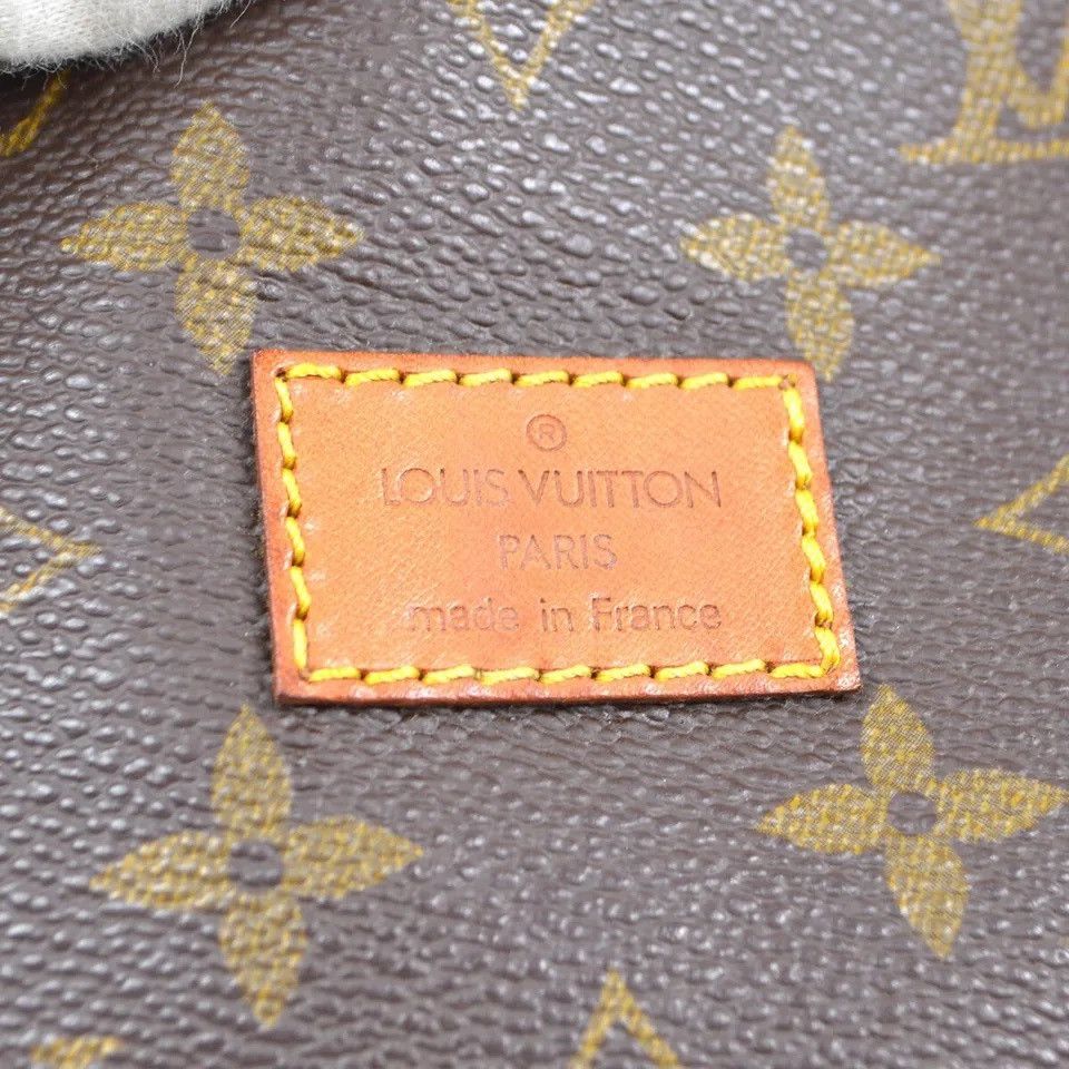 Louis Vuitton Authentic Vintage Louis Vuitton Monogram Saumur 30 Crossbody Size ONE SIZE - 18 Thumbnail