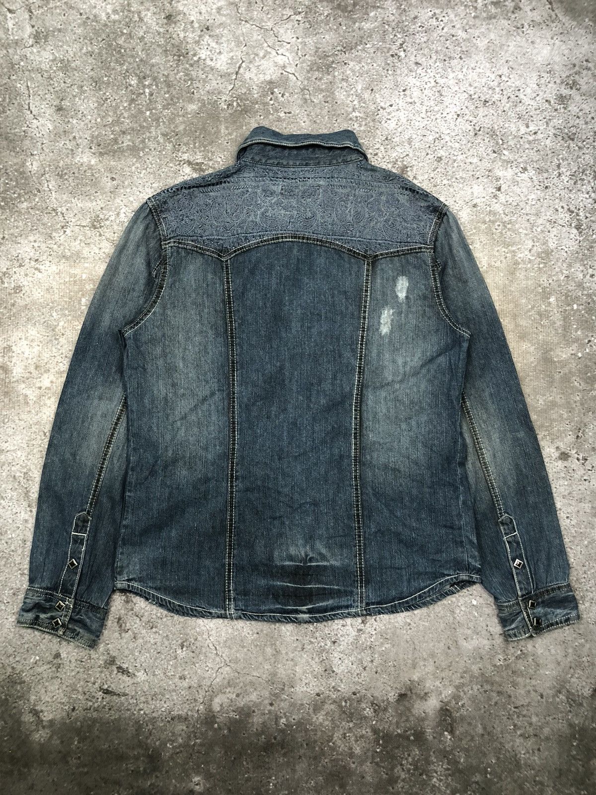 IN THE ATTIC DENIM RAW BUTTON SHIRT