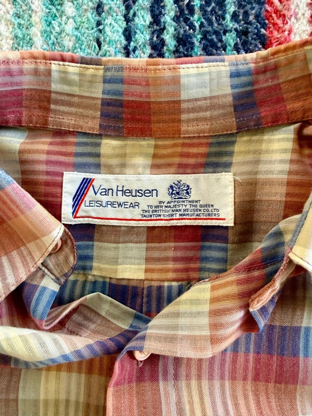 Van Heusen 80s Men's Van Heusen Plaid Button Down Shirt L Red Blue Size US L / EU 52-54 / 3 - 5 Thumbnail