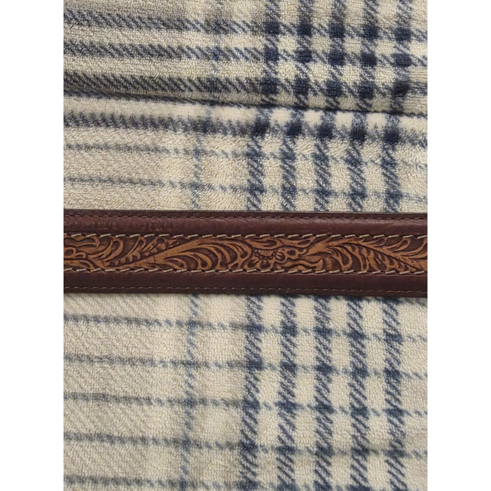 Vintage Justin Belt Western 36 Brown Leather Buckle NWT Mens Made in USA Floral Pattern Buckle Adjustable Top Grain Bison Sheridan Genuine Leather Size US M / EU 48-50 / 2 - 5 Thumbnail