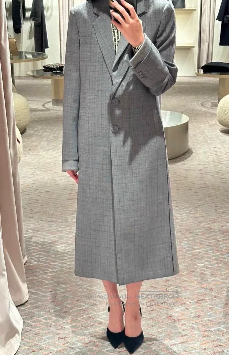 Fendi Fendi Gray Mixed Collar Long Single-breasted Wool Coat Size XS / US 0-2 / IT 36-38 - 1 Thumbnail