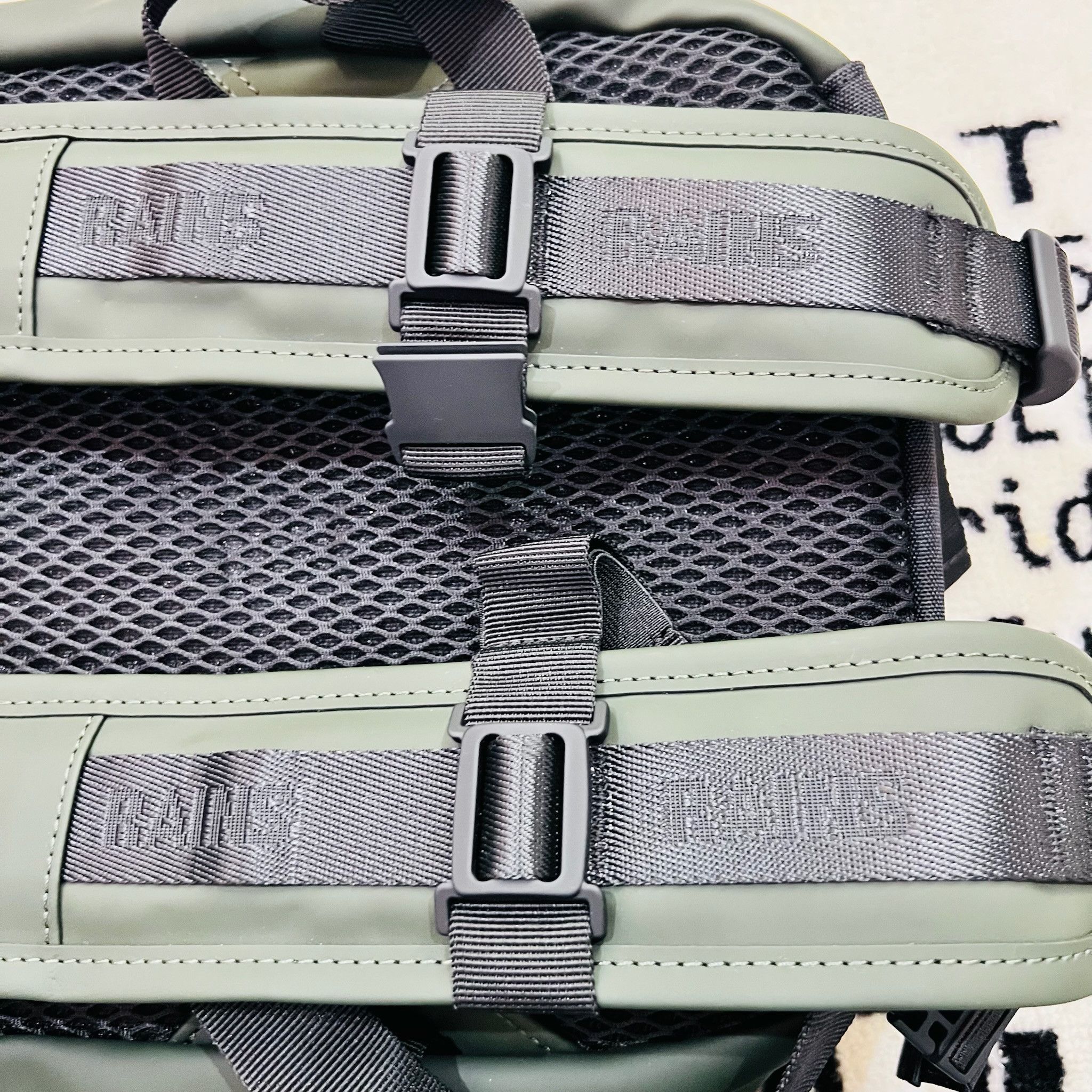 Rains Rains Rucksack Waterproof Trail Backpack - Green Size ONE SIZE - 4 Thumbnail
