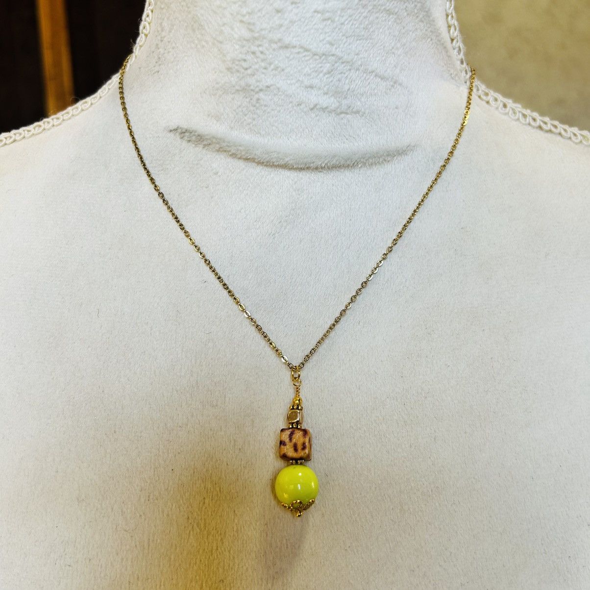 Handmade Handcrafted vintage bead drop pendant on chain necklace Size ONE SIZE - 3 Thumbnail