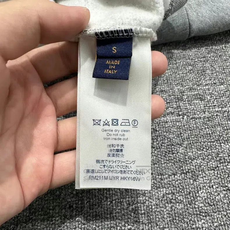 Louis Vuitton Louis Vuitton Nigo Signature Twisted Embroidered Letter Sw Size US S / EU 44-46 / 1 - 3 Thumbnail