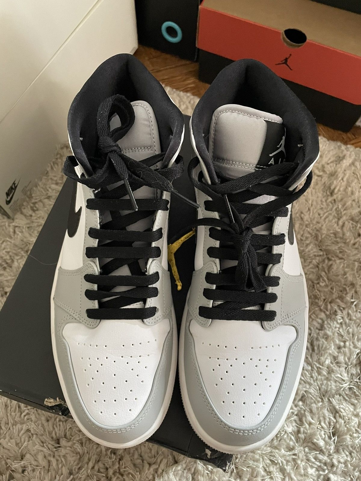 Jordan Brand Jordan 1 Mid Smoke Grey Size US 9 / EU 42 - 5 Thumbnail