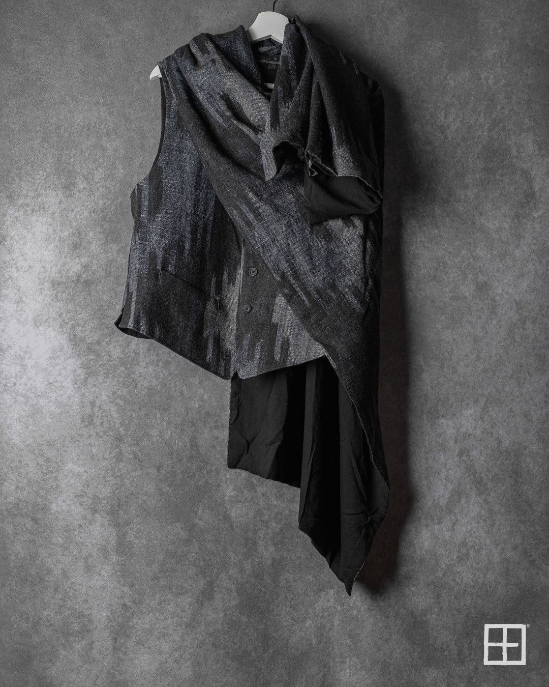 Yohji Yamamoto Yohji Yamamoto Pour Homme AW23 Runway Asymmetric Vest Size US M / EU 48-50 / 2 - 4 Thumbnail