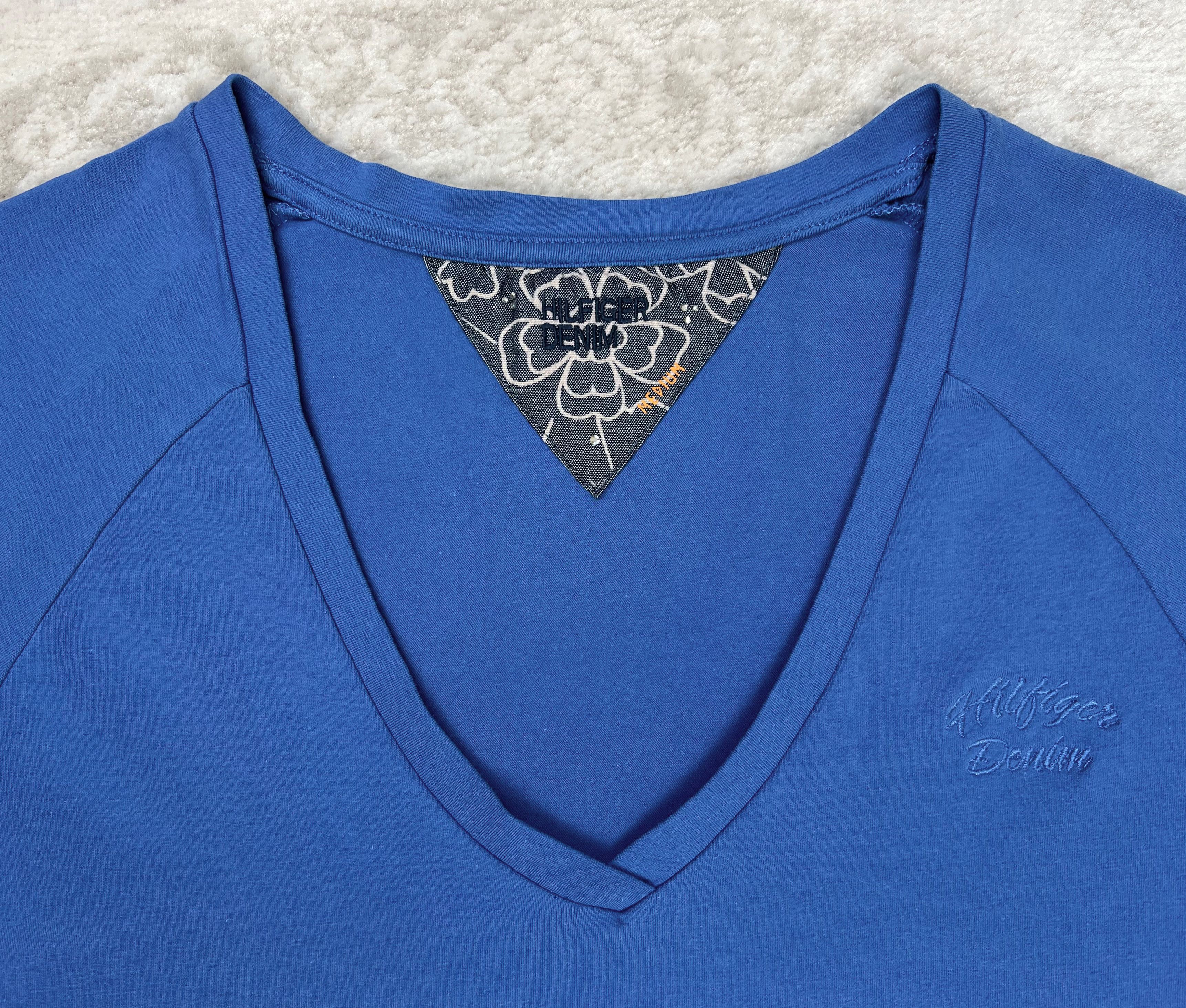 Tommy Hilfiger Vintage Y2K Hilfiger Denim V-Neck T-Shirt Size M / US 6-8 / IT 42-44 - 3 Thumbnail