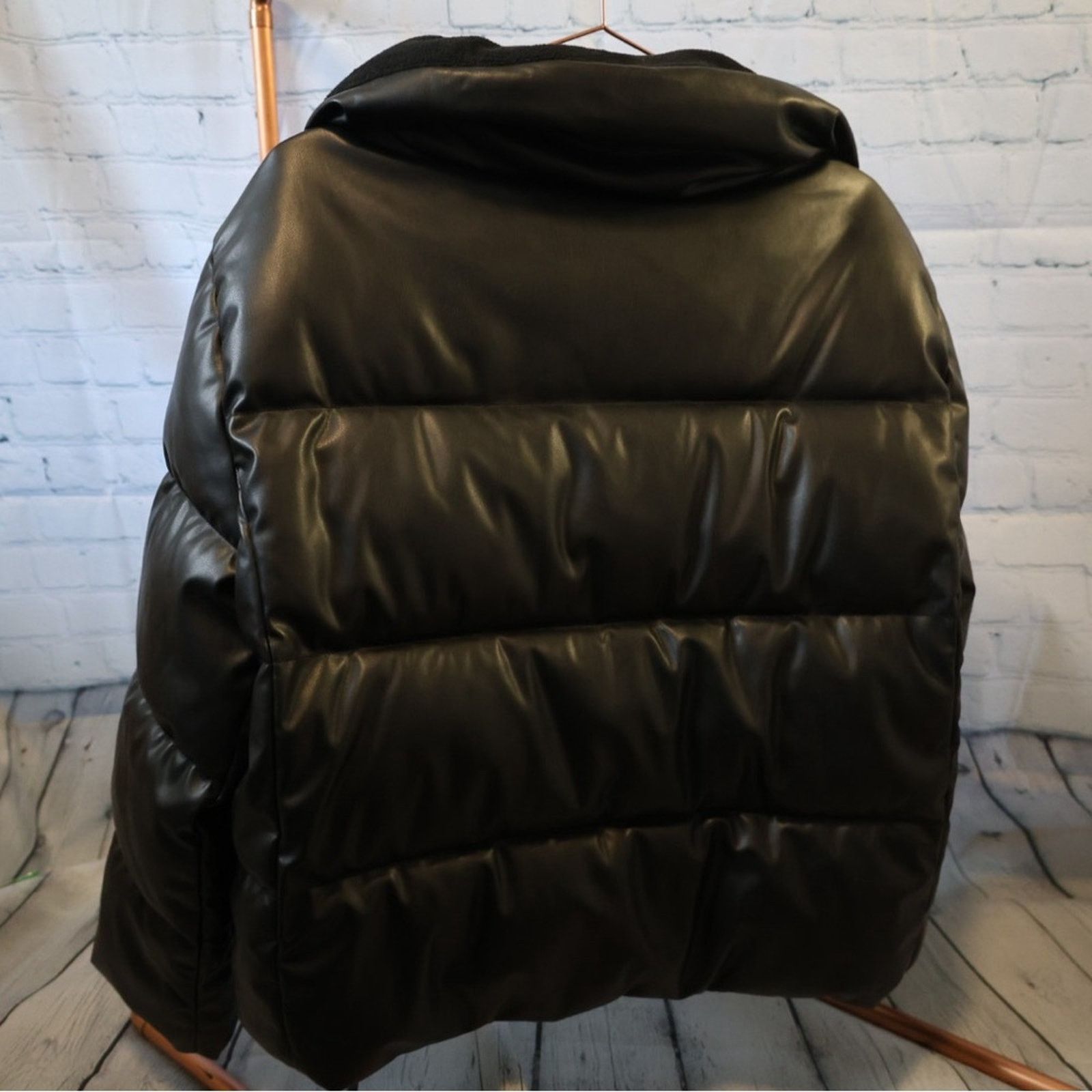 Gap Gap Womens Puffer Jacket coat size M Black Cropped Winter Size M / US 6-8 / IT 42-44 - 4 Thumbnail