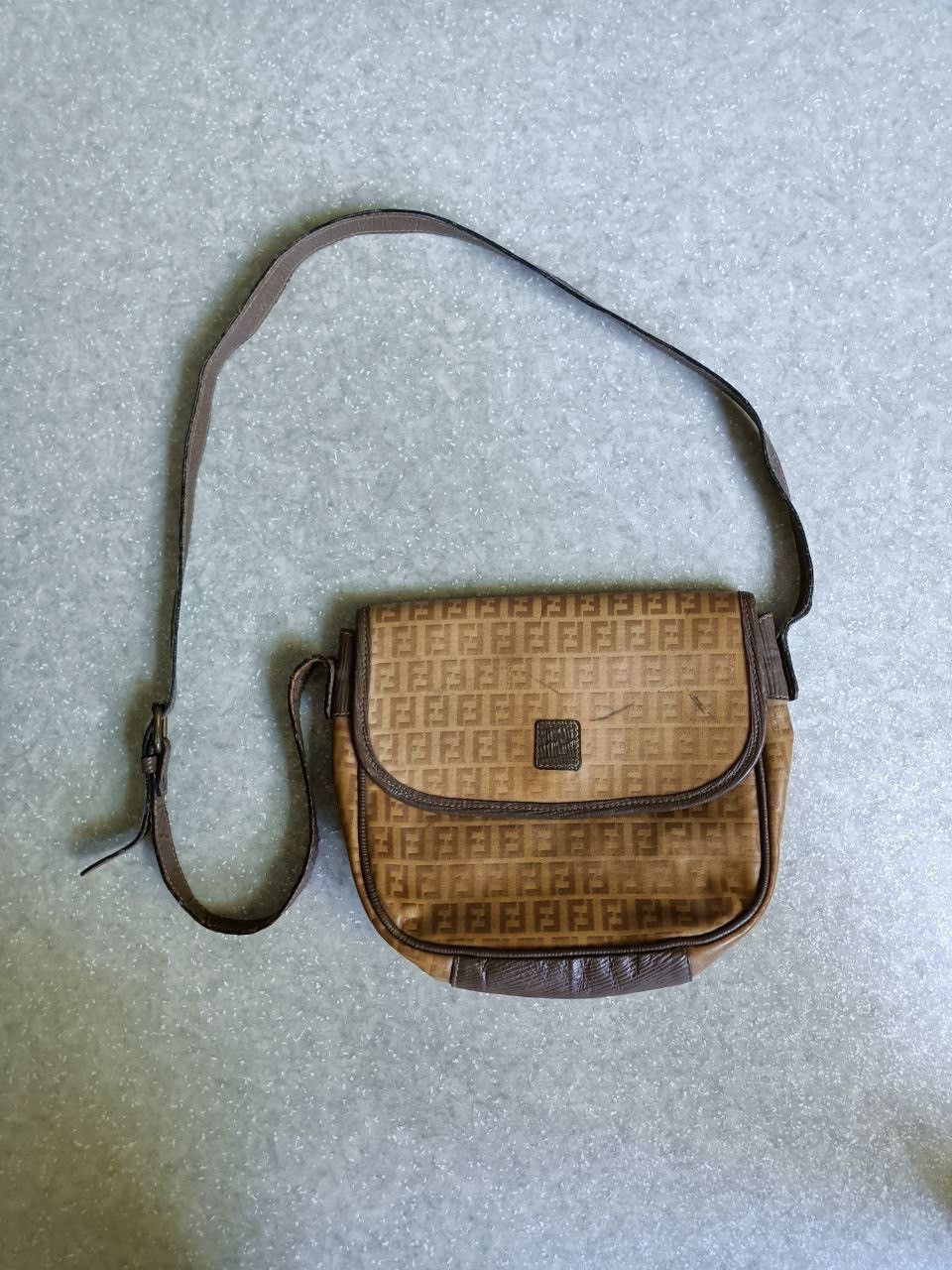 Fendi 💥Rare💥Authentic Fendi Roma Crossbody monogram bag Size ONE SIZE - 1 Thumbnail