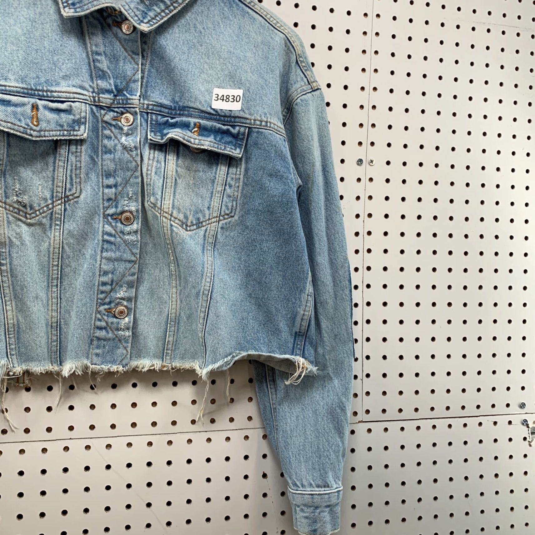 Free People Free People Denim Trucker Jacket Womens Small Blue Light Wash RAW Hem 21x19.5 Size S / US 4 / IT 40 - 4 Thumbnail