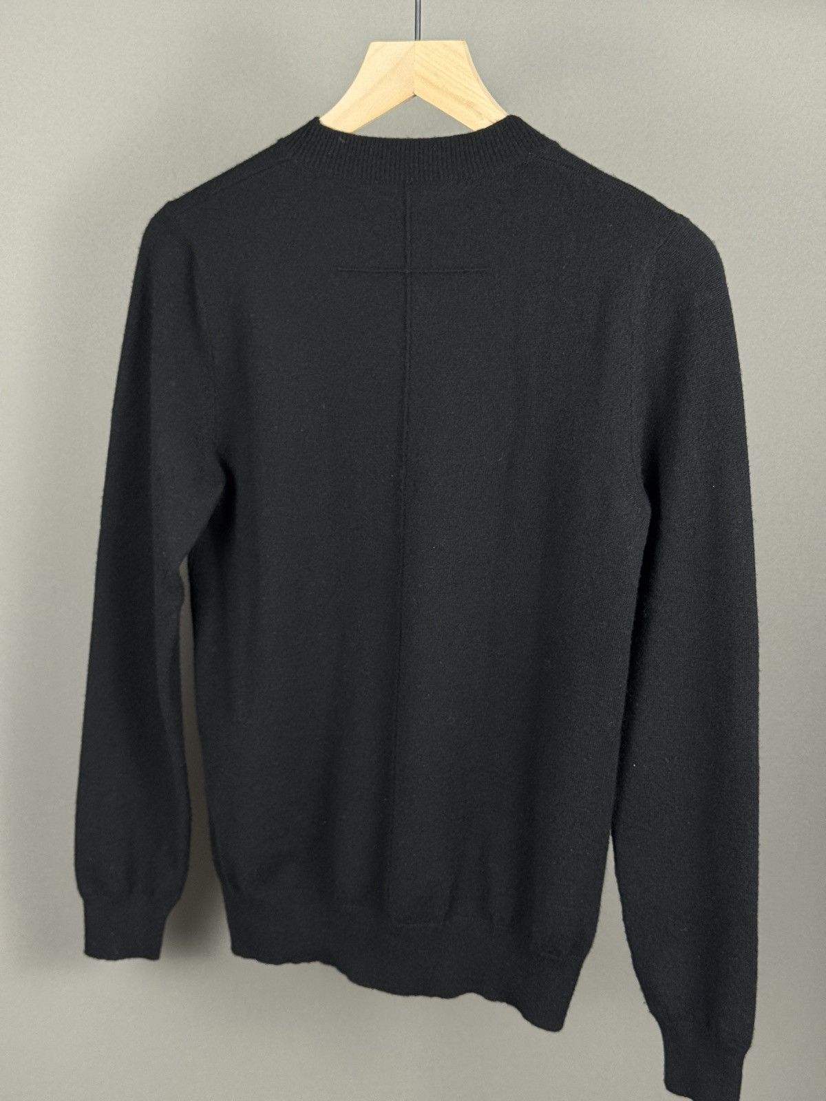 Givenchy Givenchy Love 100% cashmere black crewneck sweater Size US S / EU 44-46 / 1 - 4 Thumbnail