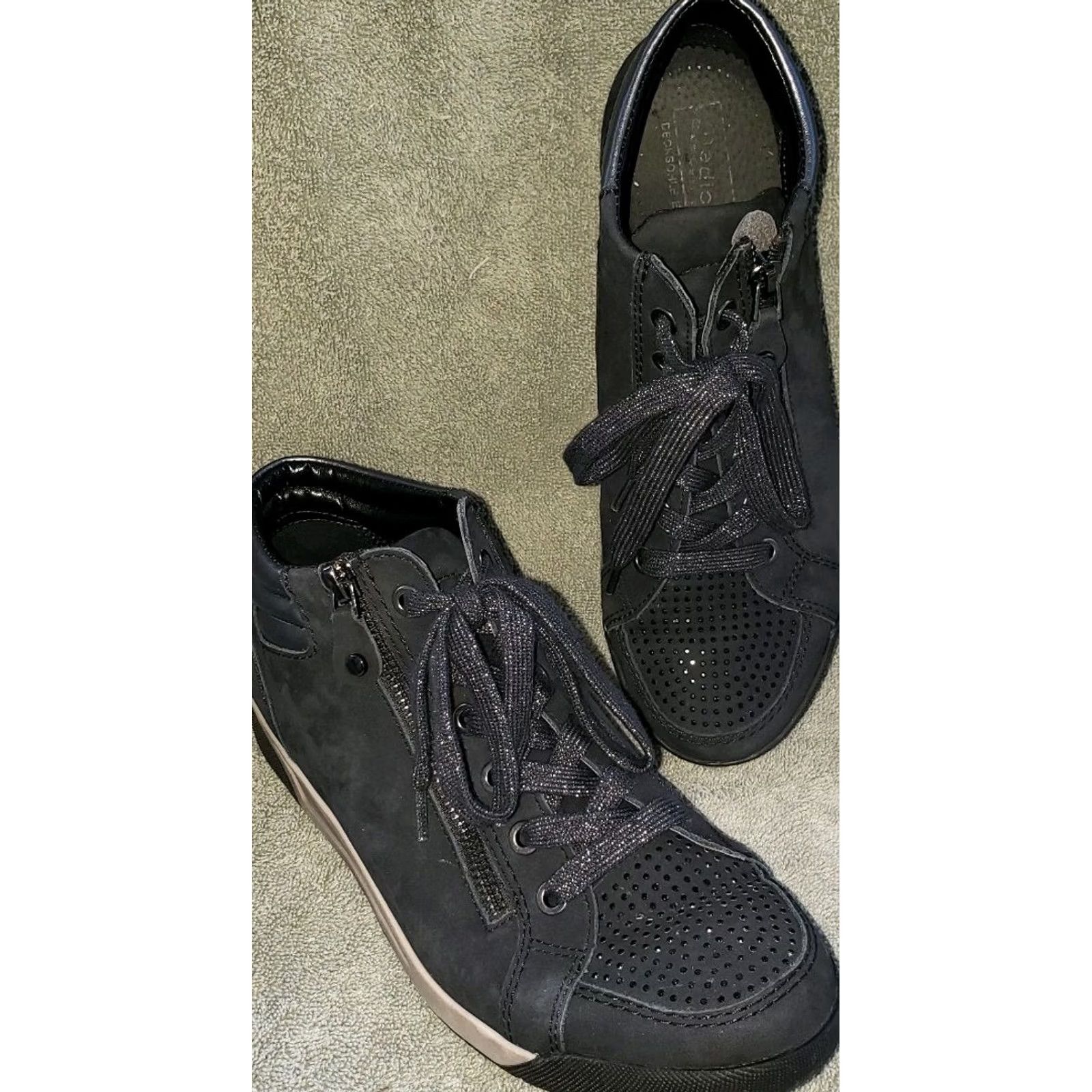 Vintage Medicus Dora Women's High Top Sneaker Black 5.5M Beaded Toe Zipper Leather Suede Knit Lace & Zipper Shoes Size S / US 4 / IT 40 - 2 Thumbnail