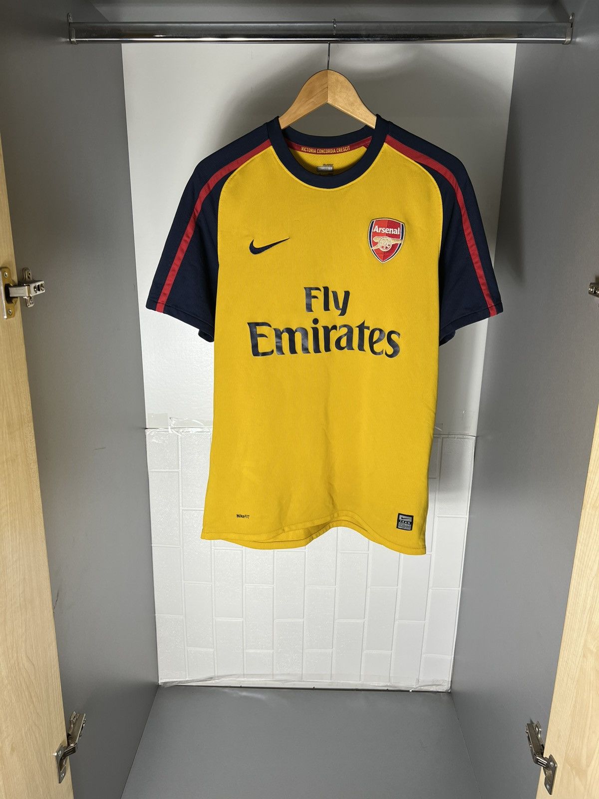 Nike VINTAGE NIKE FC ARSENAL LONDON ENGLAND SOCCER JERSEY RETRO Size US M / EU 48-50 / 2 - 1 Thumbnail