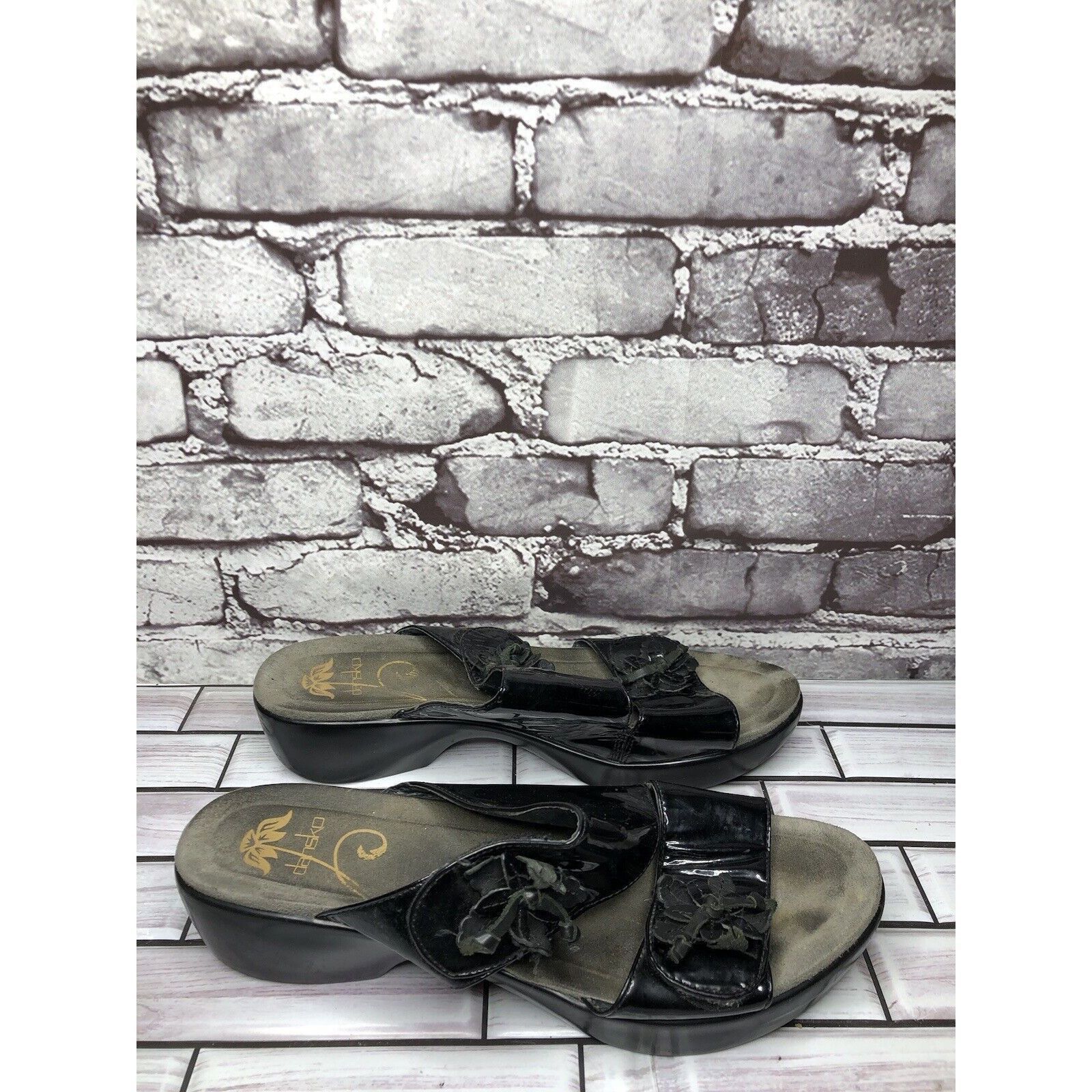 Other Dansko Black Patent Leather Flower Wedge Slip On Slides Sand Size US 10.5 / IT 40.5 - 3 Thumbnail