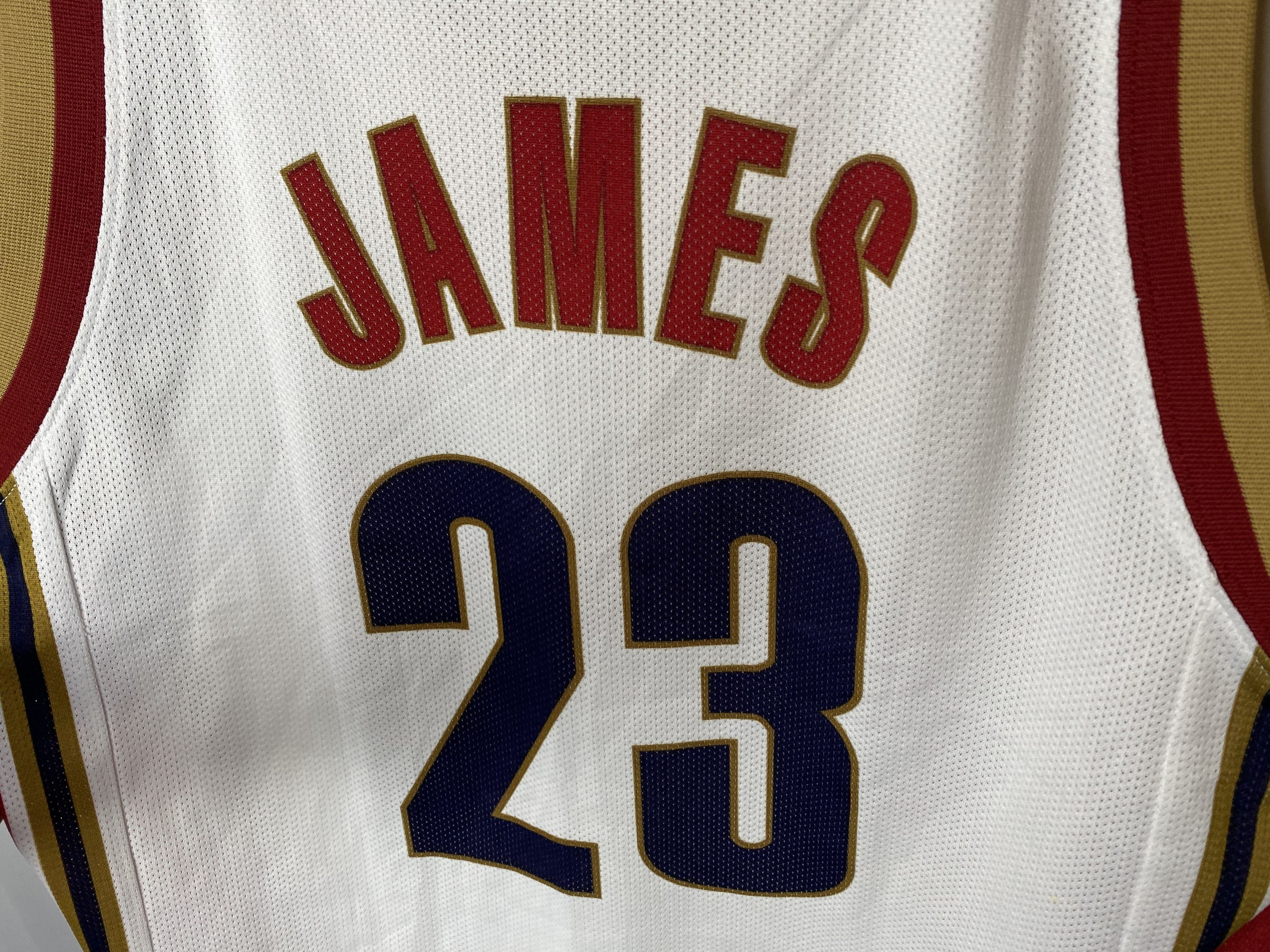Champion JAMES #23 CLEVELAND CAVALIERS 2003 BASKETBALL JERSEY SHIRT Size US M / EU 48-50 / 2 - 3 Thumbnail