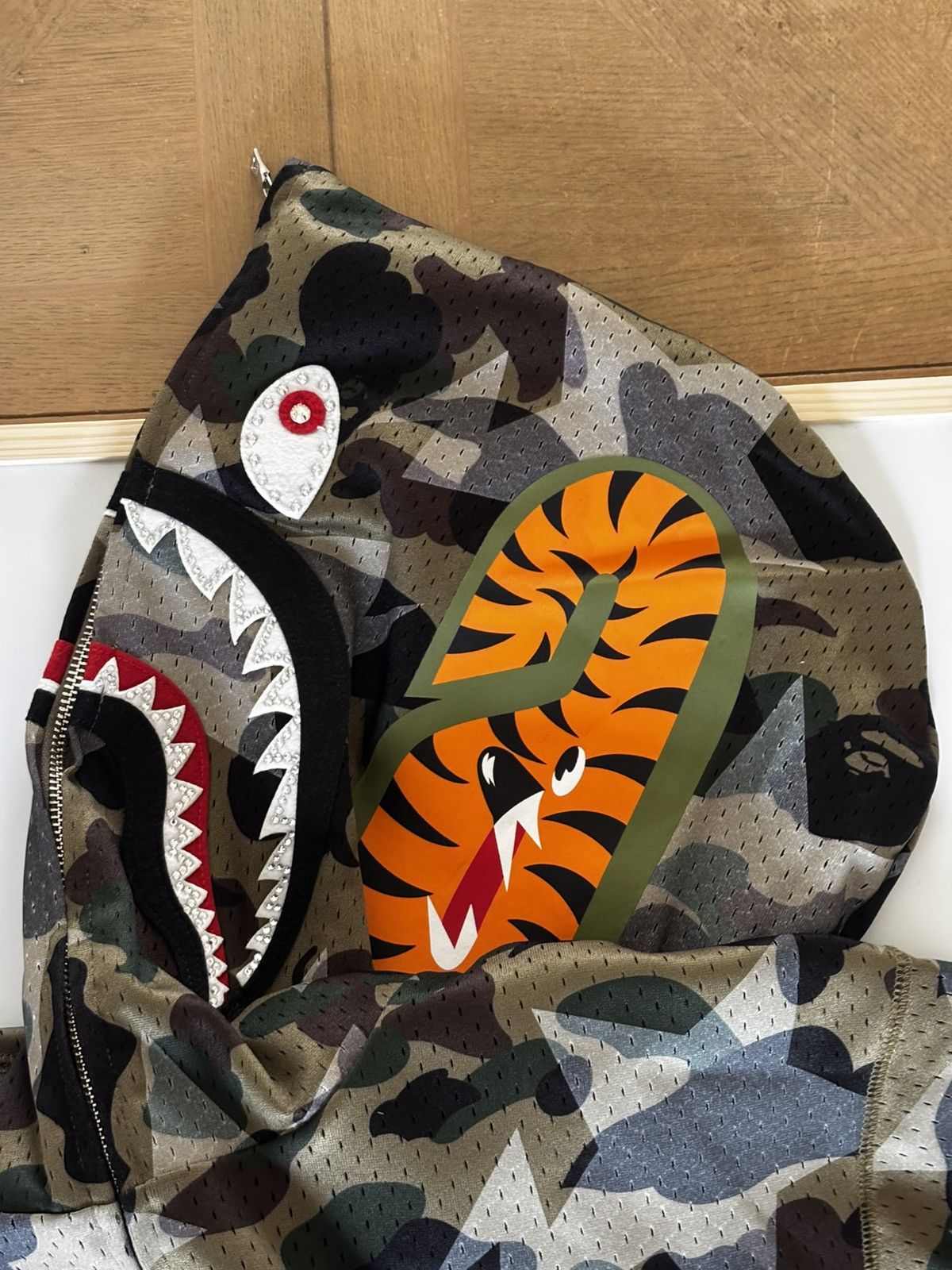 Bape Ape bape sta over print 1st camo mesh shark cropped hoodie Size US L / EU 52-54 / 3 - 6 Thumbnail