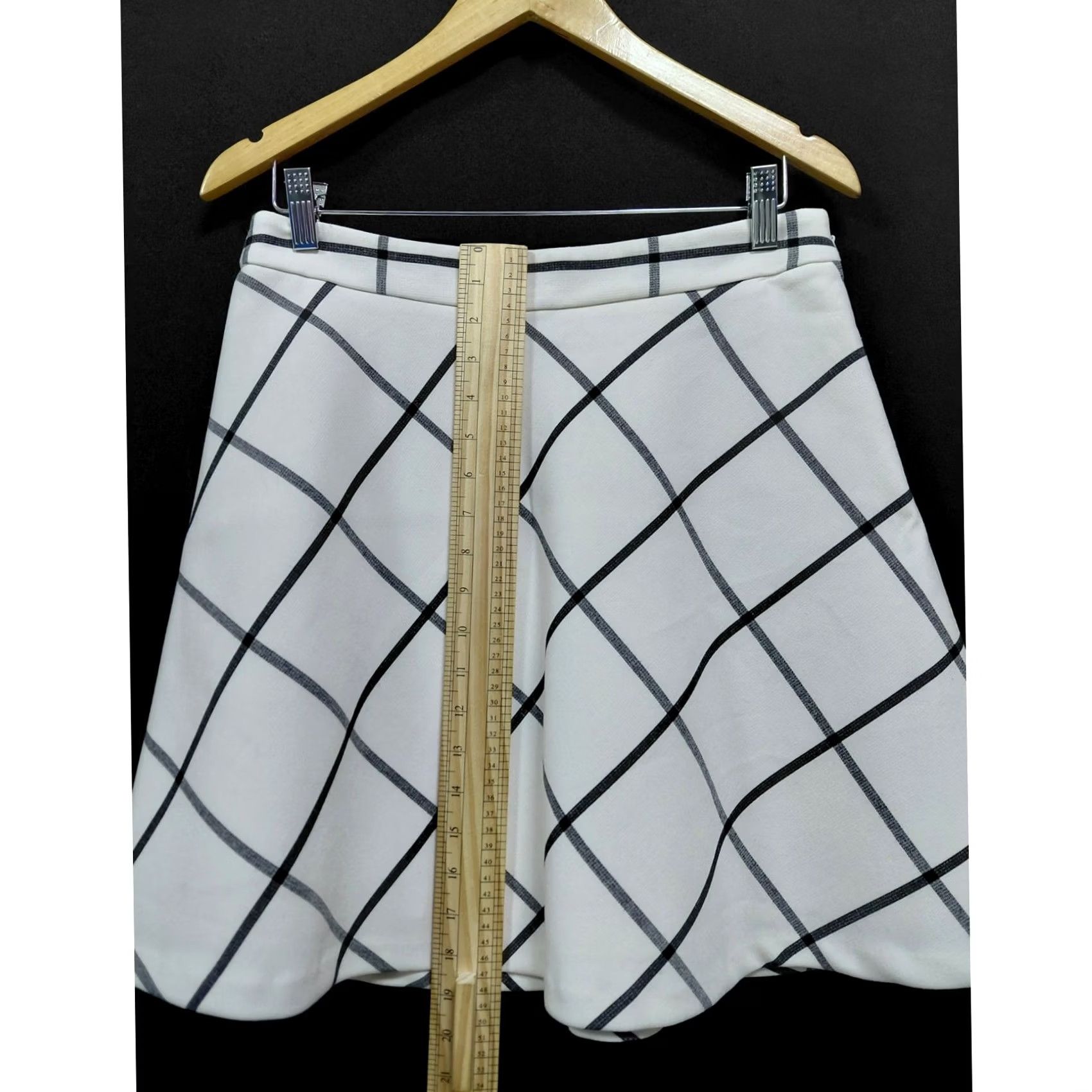 Loft LOFT Black White Plaid Skirt Women Size 6 Lightweight Flare Knee Length Casual Workwear Size 28" / US 6 / IT 42 - 6 Thumbnail