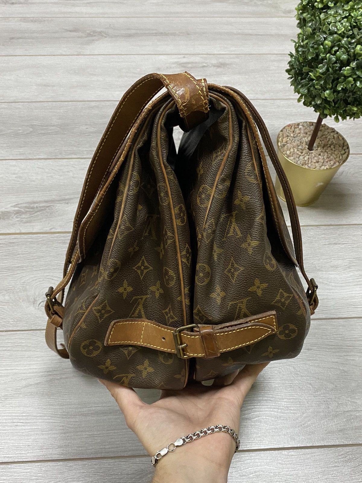 Louis Vuitton Louis Vuitton saumur crossbody bag LV monogram Size ONE SIZE - 5 Thumbnail
