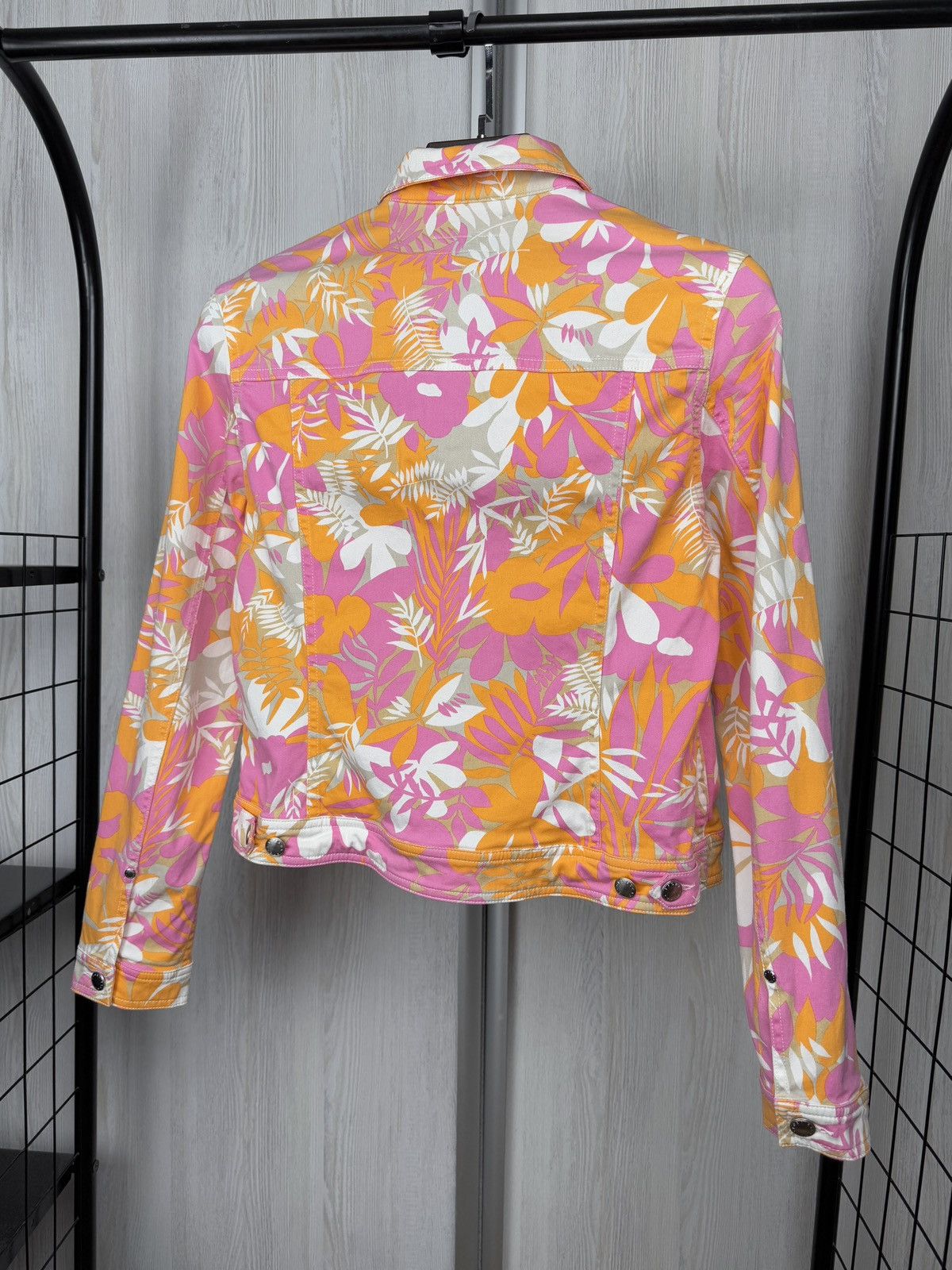 Escada Sport Escada Sport Trucker Jacket Floral Flower Button Down sz 36 Size S / US 4 / IT 40 - 7 Thumbnail