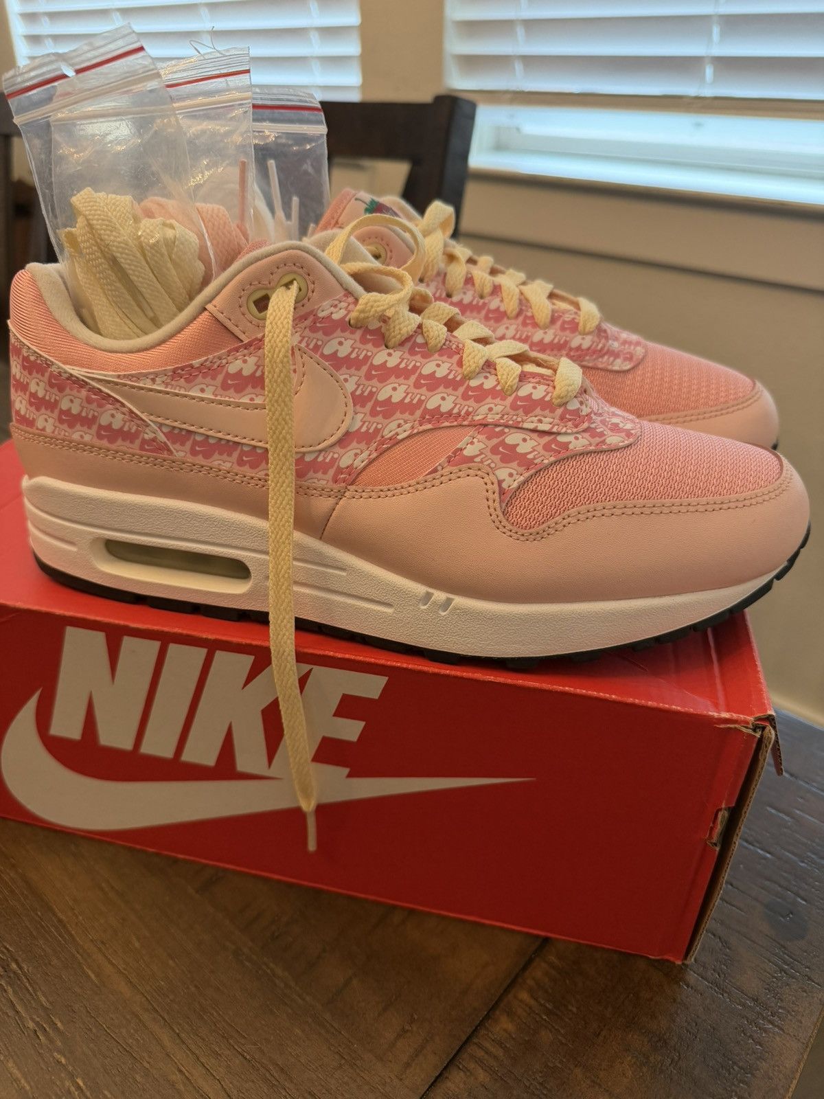 Nike Nike Air Max 1 Strawberry Lemonade Size 9 Size US 9 / EU 42 - 3 Thumbnail